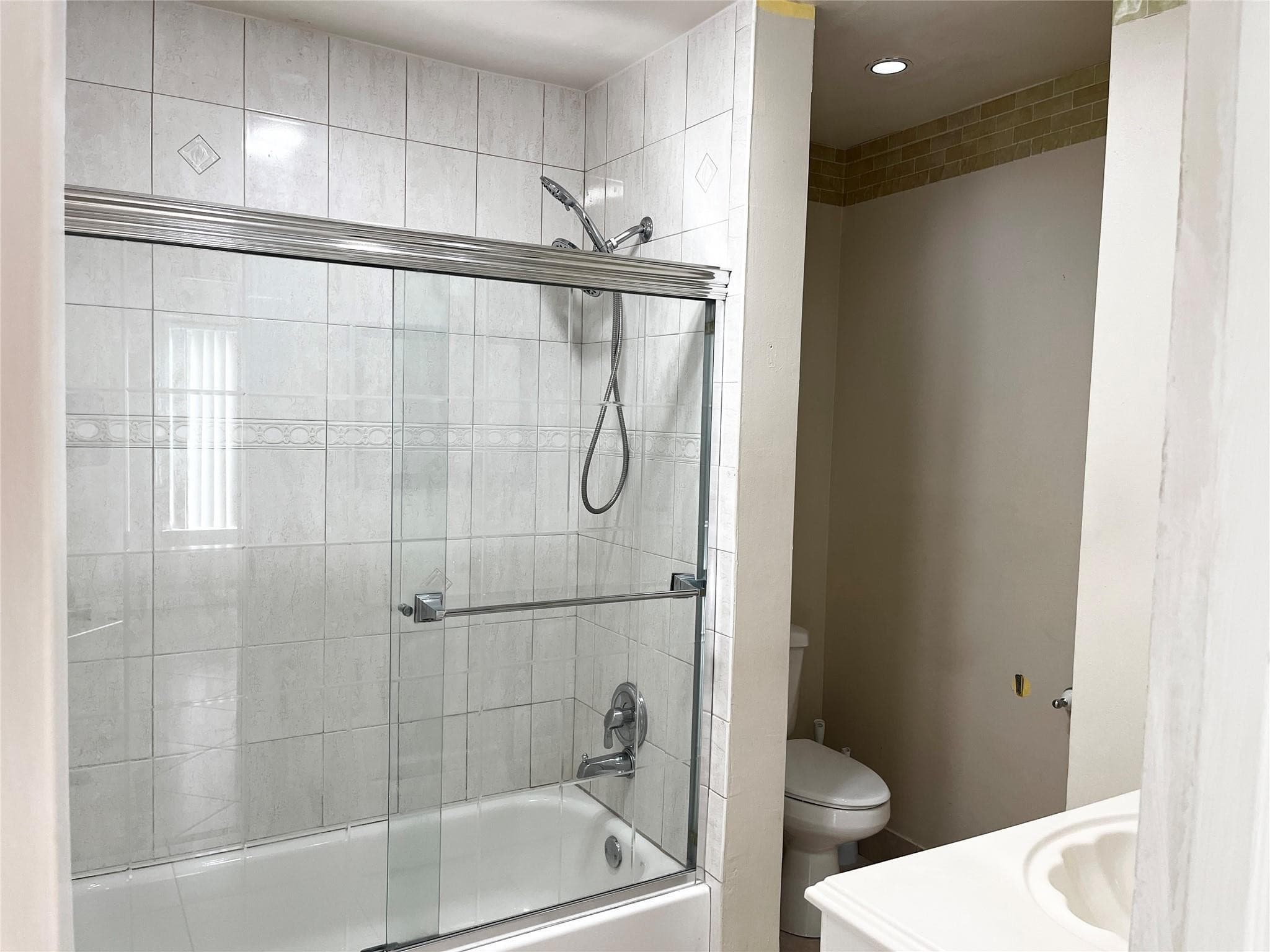 8149 Lagos De Campo Boulevard B-1, Fort Lauderdale, FL 33321 — photo 30 of 44