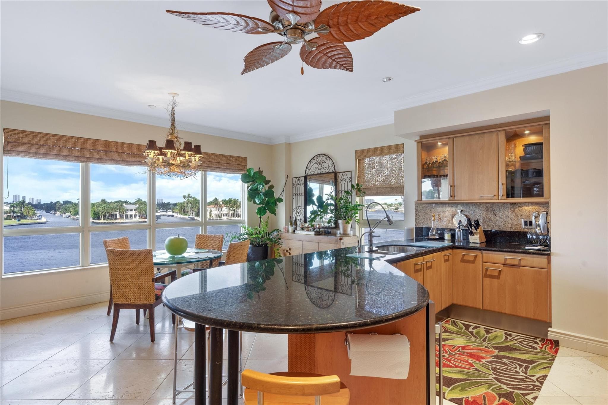 209 N Birch Road 401, Fort Lauderdale, FL 33304 — photo 4 of 40