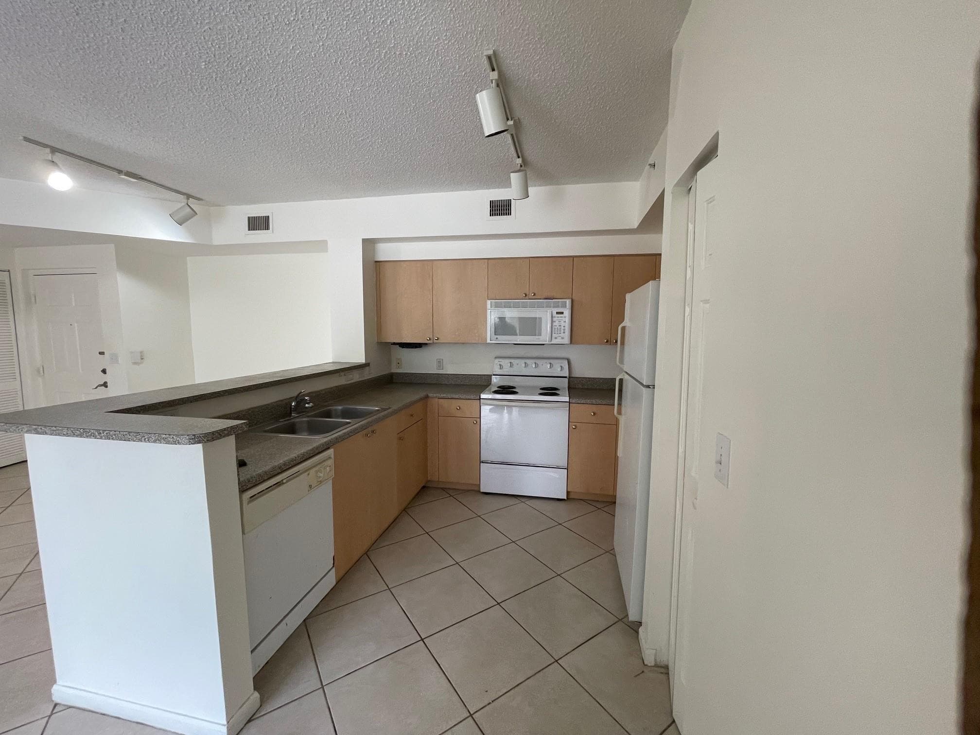 8010 N Nob Hill Road 205, Tamarac, FL 33321 — photo 4 of 14