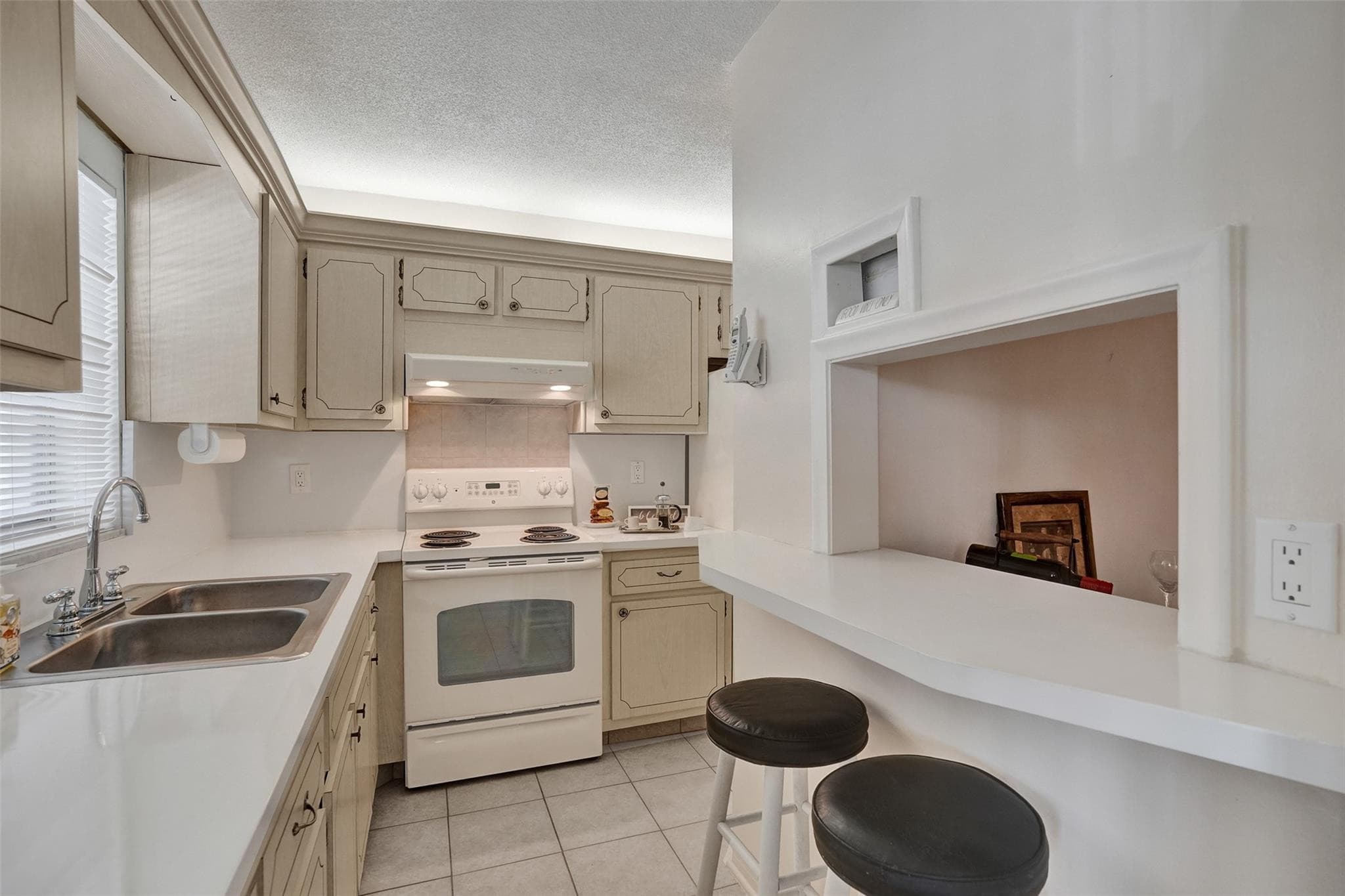 1300 N 12th Court 4b, Hollywood, FL 33019 — photo 8 of 21