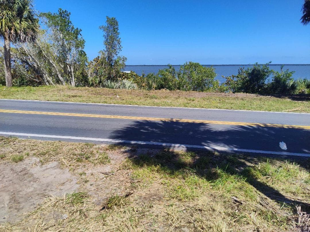 7507 S Indian River Drive, Fort Pierce, FL 34982 — photo 3 of 10