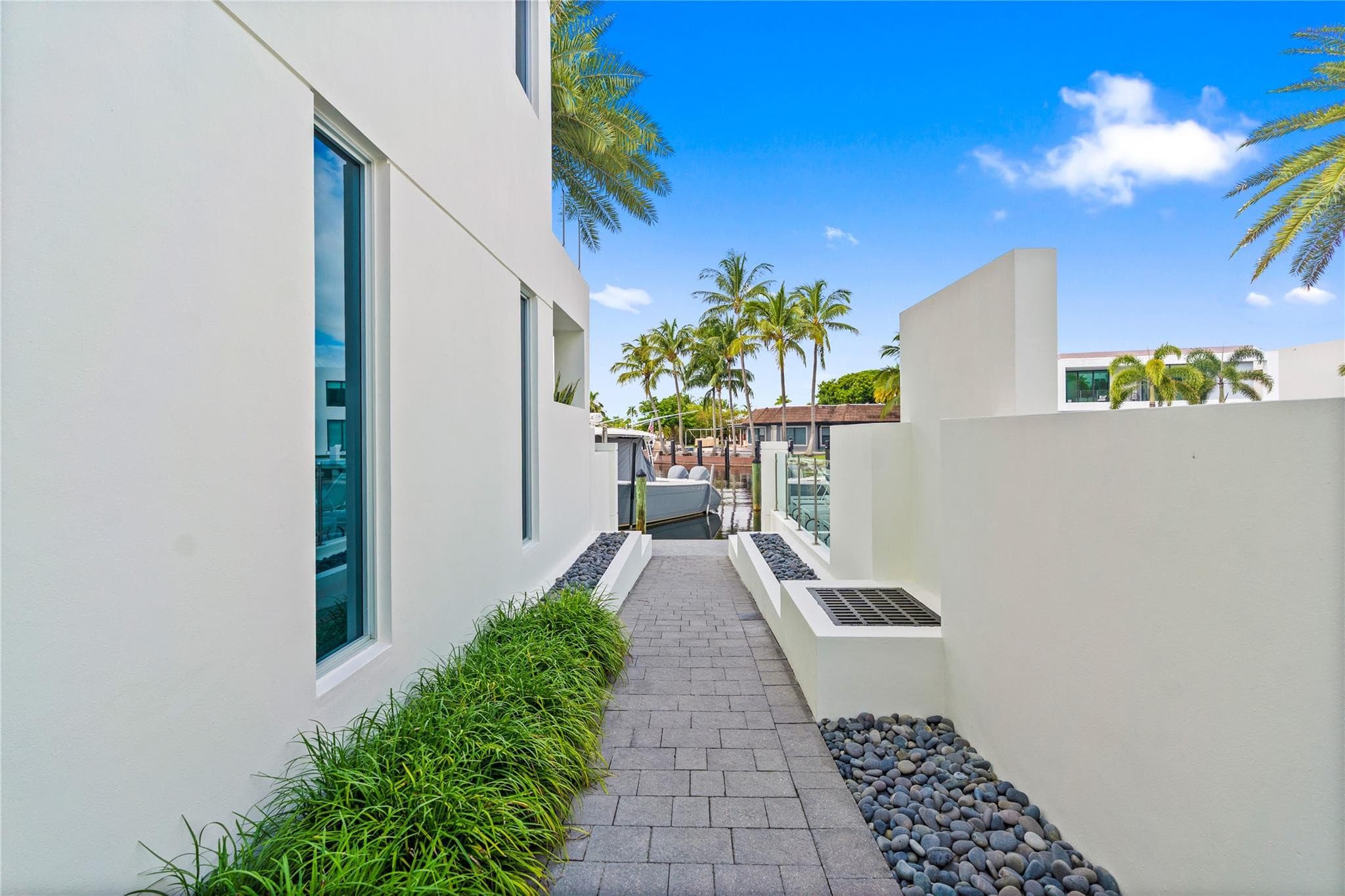 221 Shore Court 221, Lauderdale-By-The-Sea, FL 33308 — photo 7 of 88