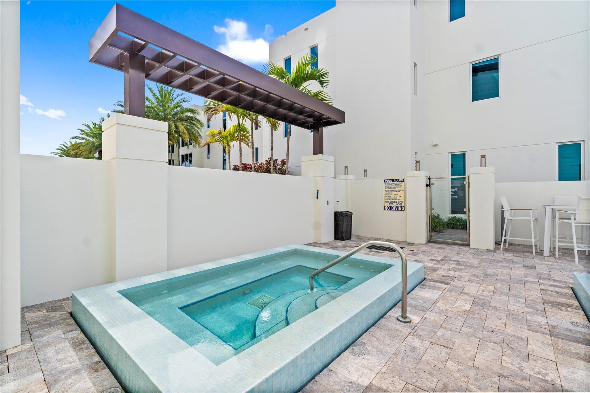 221 Shore Court 221, Lauderdale-By-The-Sea, FL 33308 — photo 13 of 88