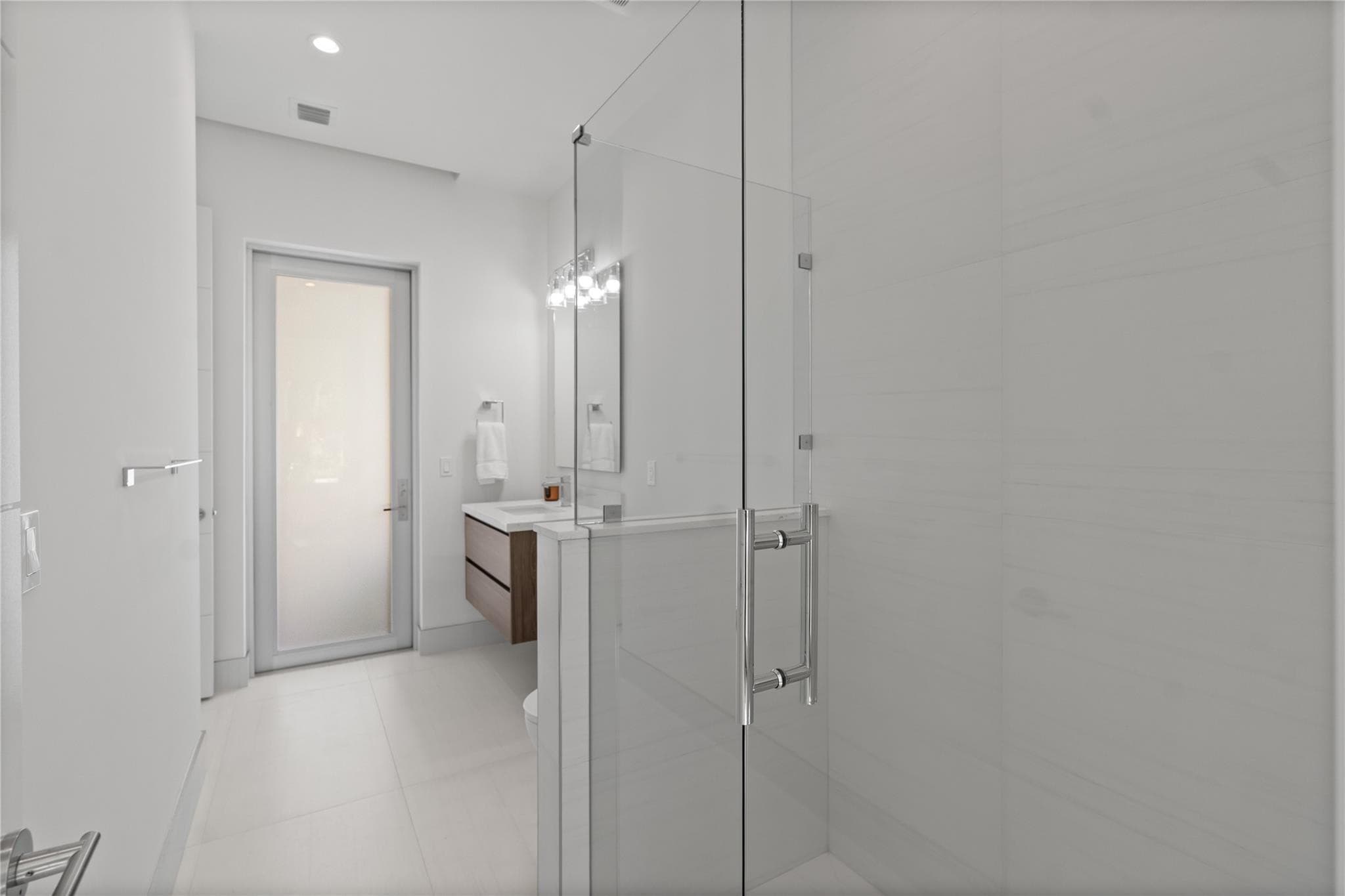 221 Shore Court 221, Lauderdale-By-The-Sea, FL 33308 — photo 29 of 88