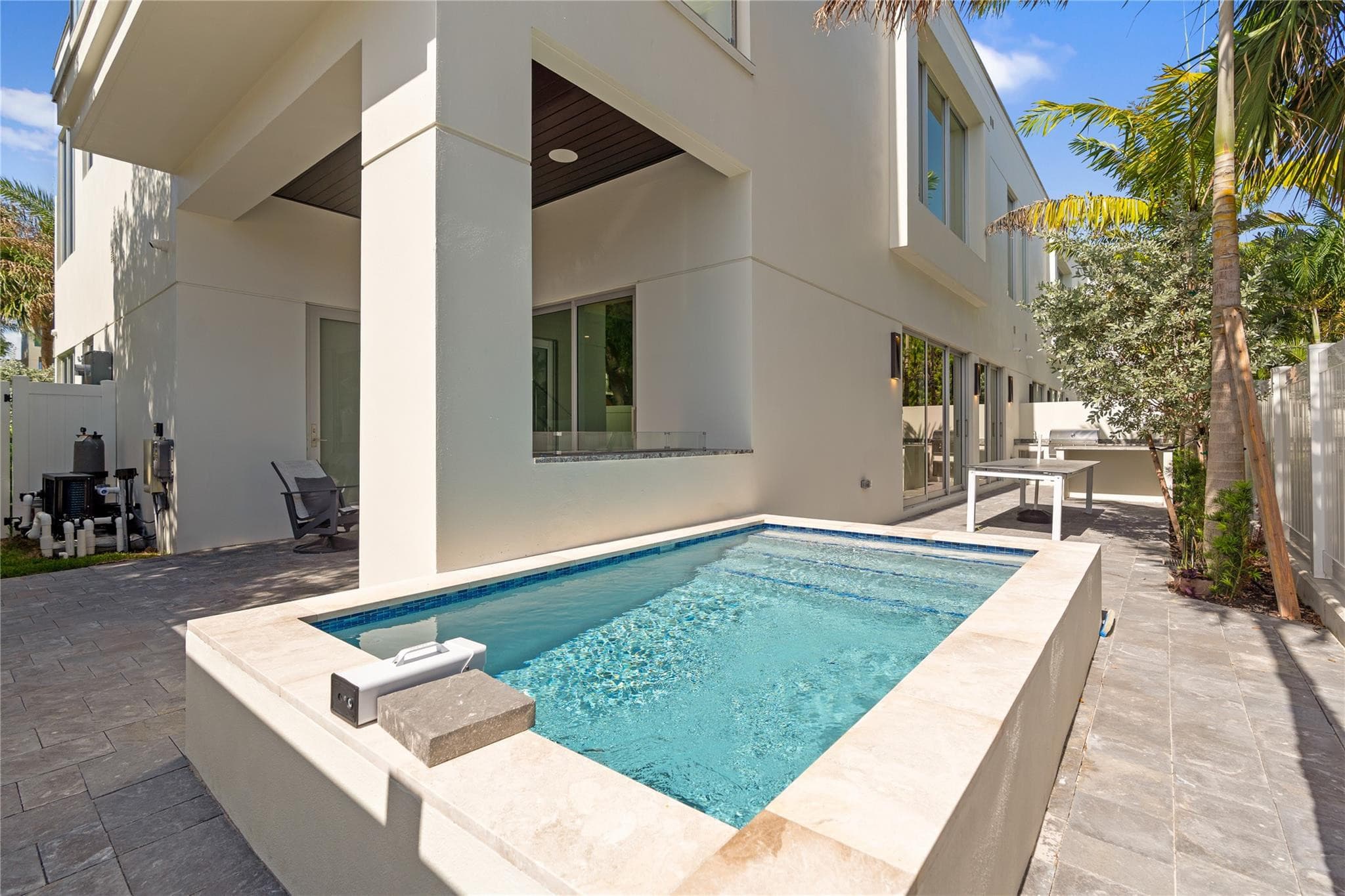 221 Shore Court 221, Lauderdale-By-The-Sea, FL 33308 — photo 31 of 88