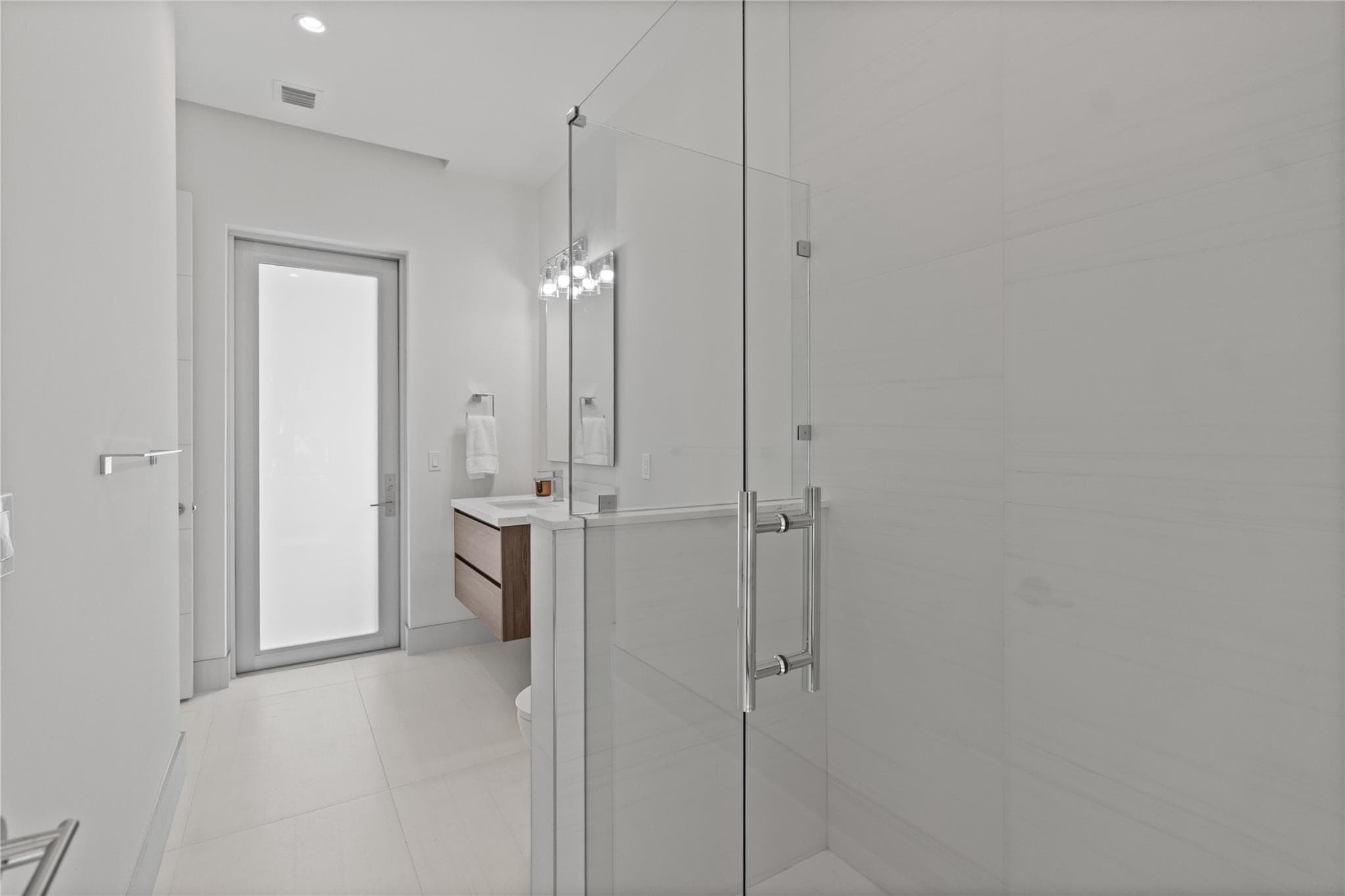 221 Shore Court 221, Lauderdale-By-The-Sea, FL 33308 — photo 62 of 88