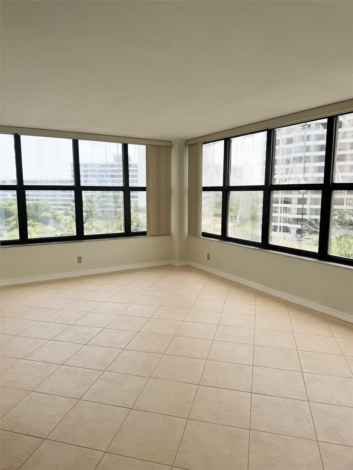2500 Parkview Drive 814, Hallandale Beach, FL 33009 — photo 28 of 47