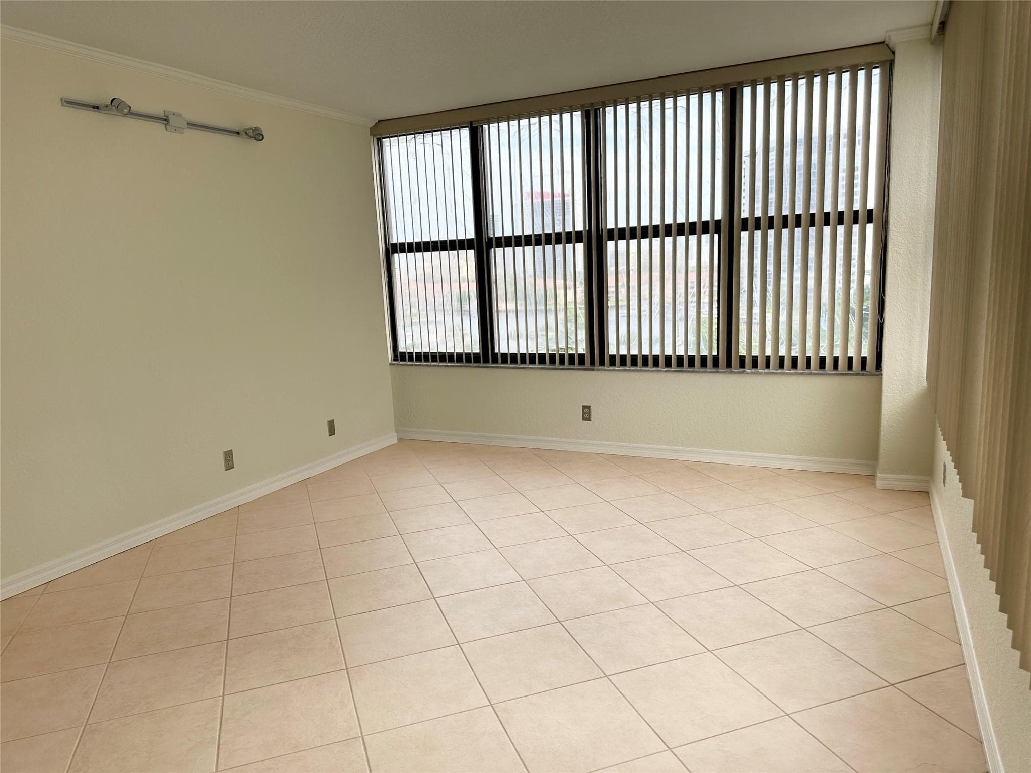 2500 Parkview Drive 814, Hallandale Beach, FL 33009 — photo 29 of 47