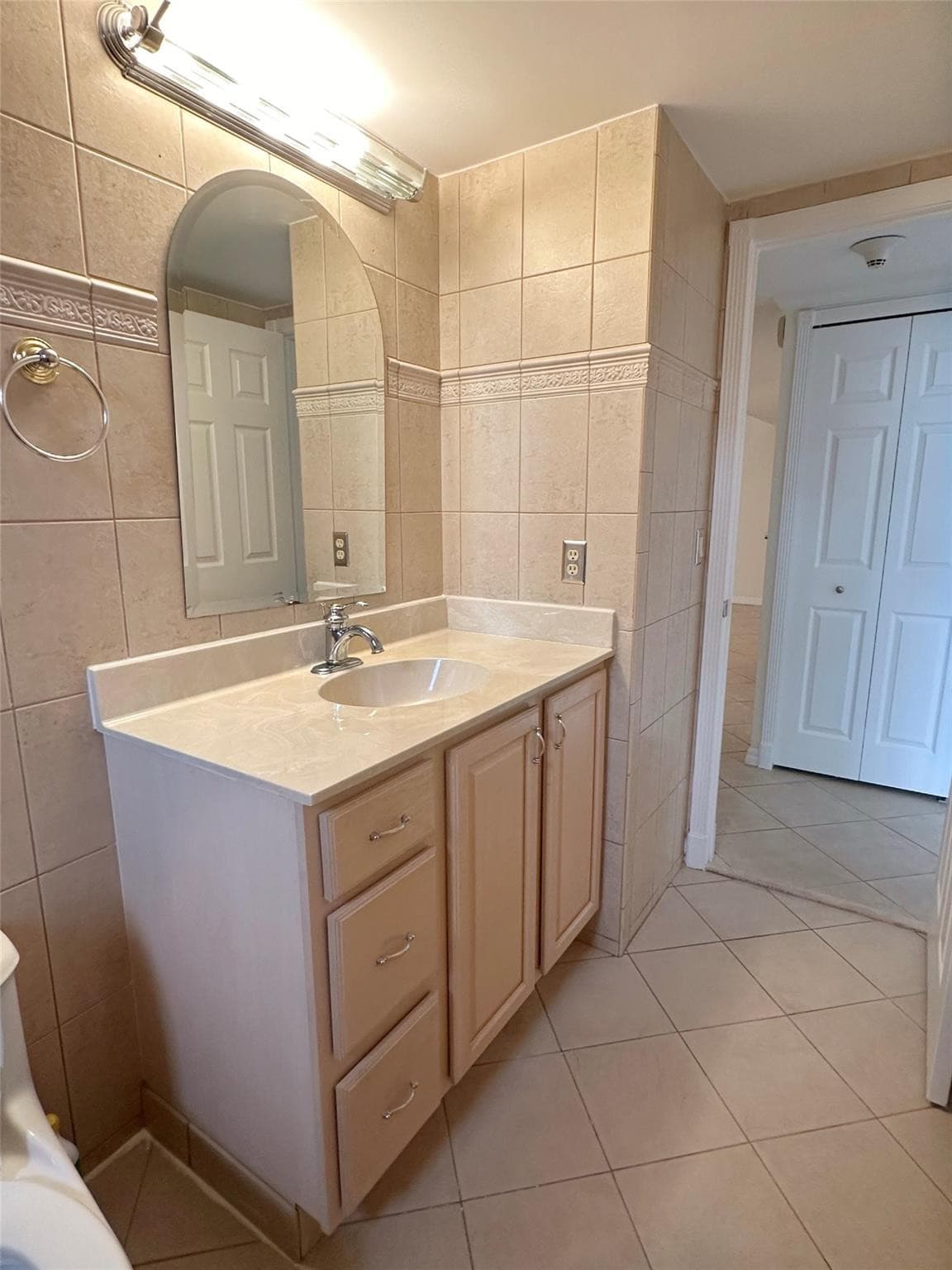 2500 Parkview Drive 814, Hallandale Beach, FL 33009 — photo 35 of 47