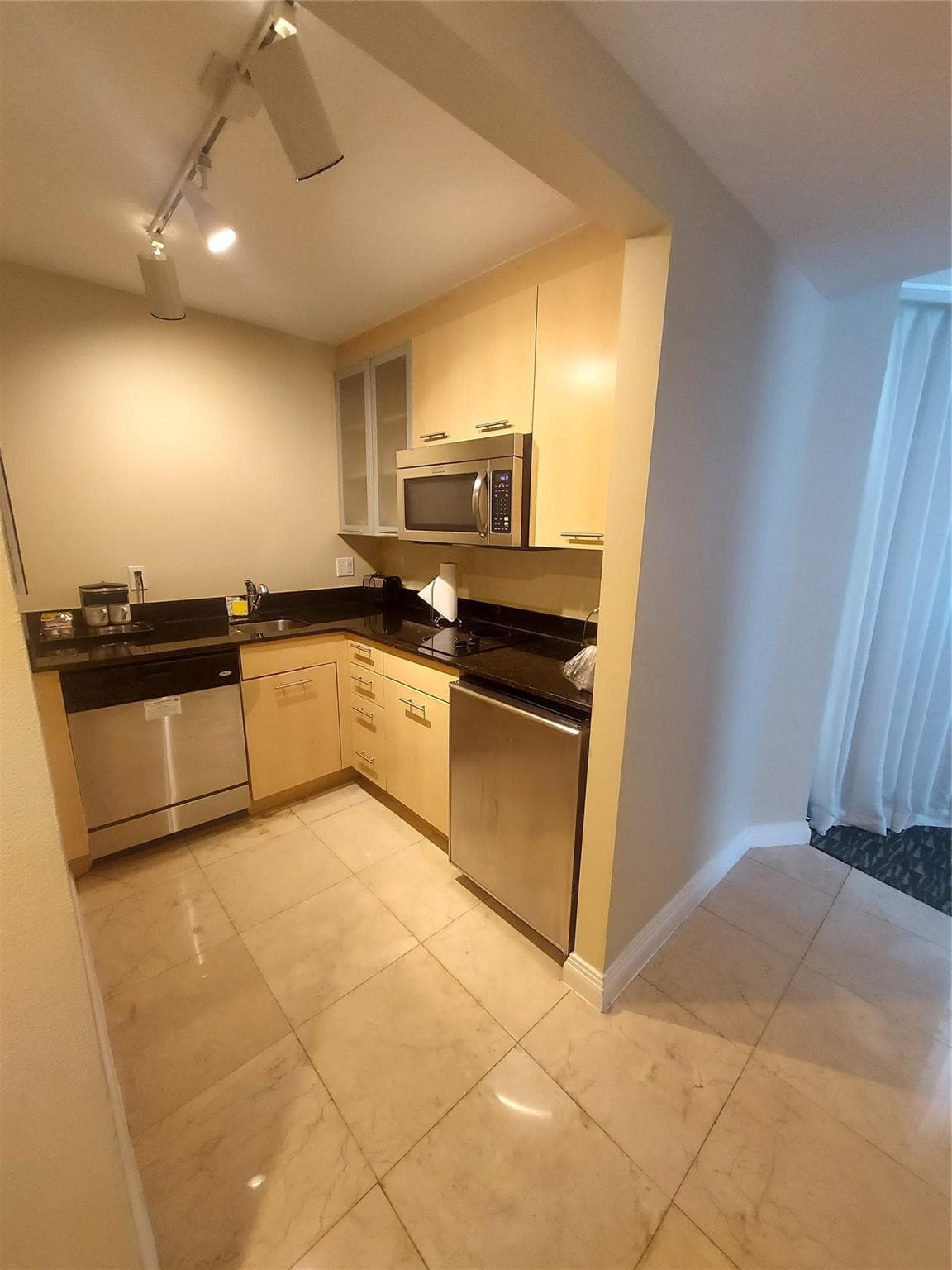 2670 E Sunrise Boulevard 301, Fort Lauderdale, FL 33304 — photo 19 of 44