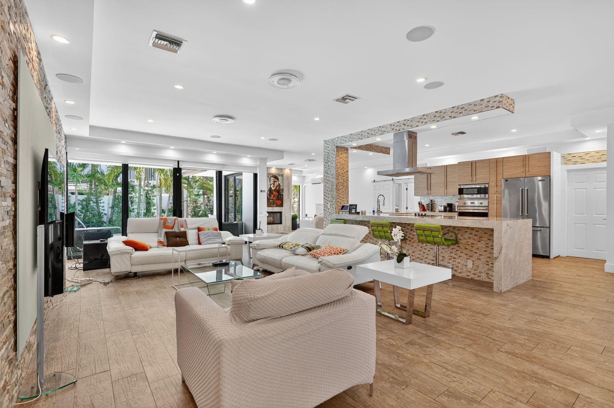 2460 NE 36th Street, Fort Lauderdale, FL 33308 — photo 9 of 48