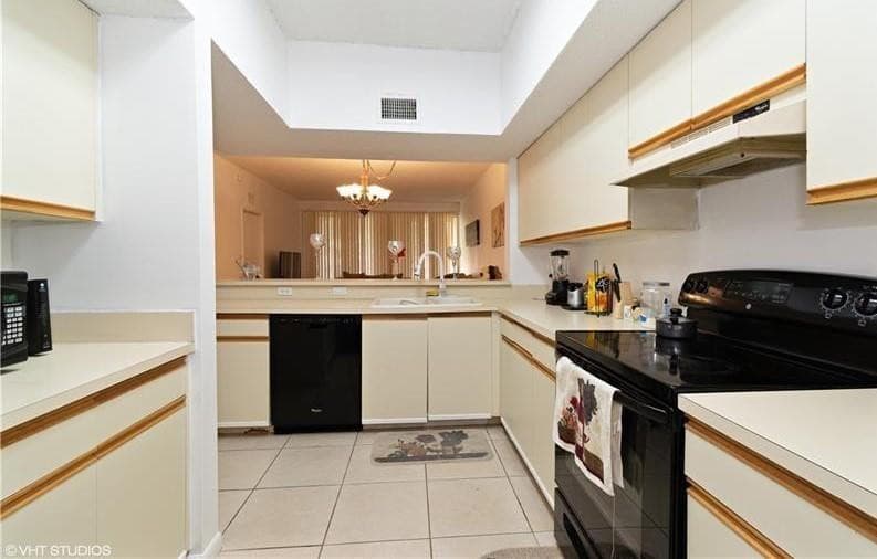 8242 NW 24th Street 8242, Coral Springs, FL 33065 — photo 10 of 12