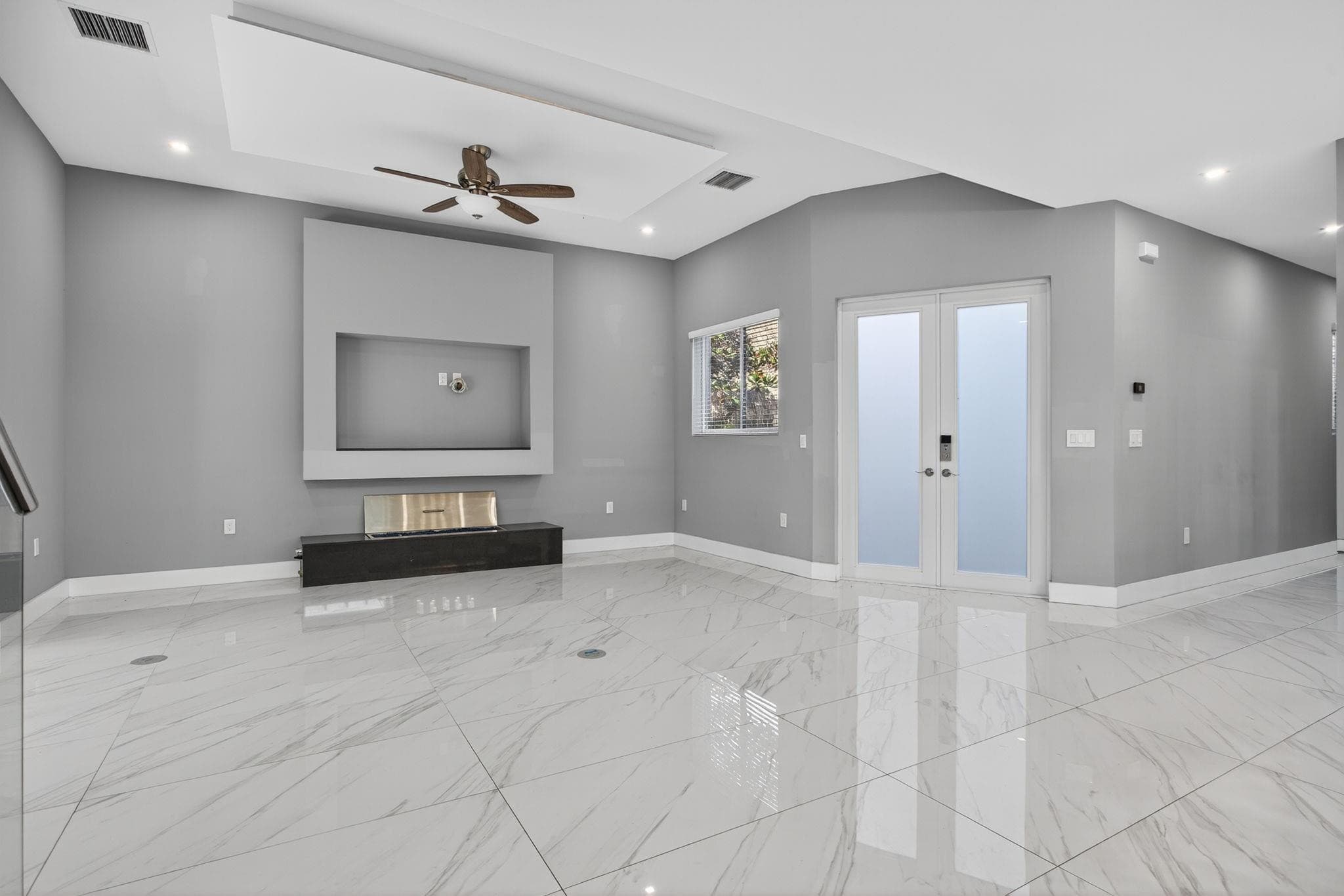 69 S Cortez Drive 69, Margate, FL 33068 — photo 5 of 40