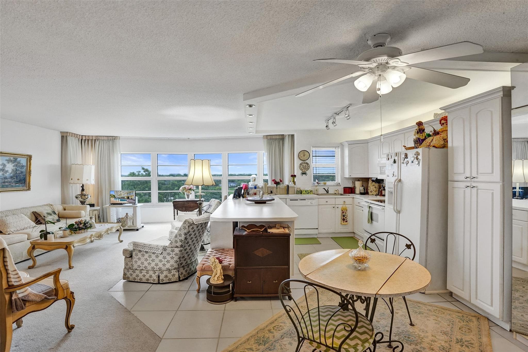 2500 NE 48th Lane 603, Fort Lauderdale, FL 33308 — photo 3 of 29