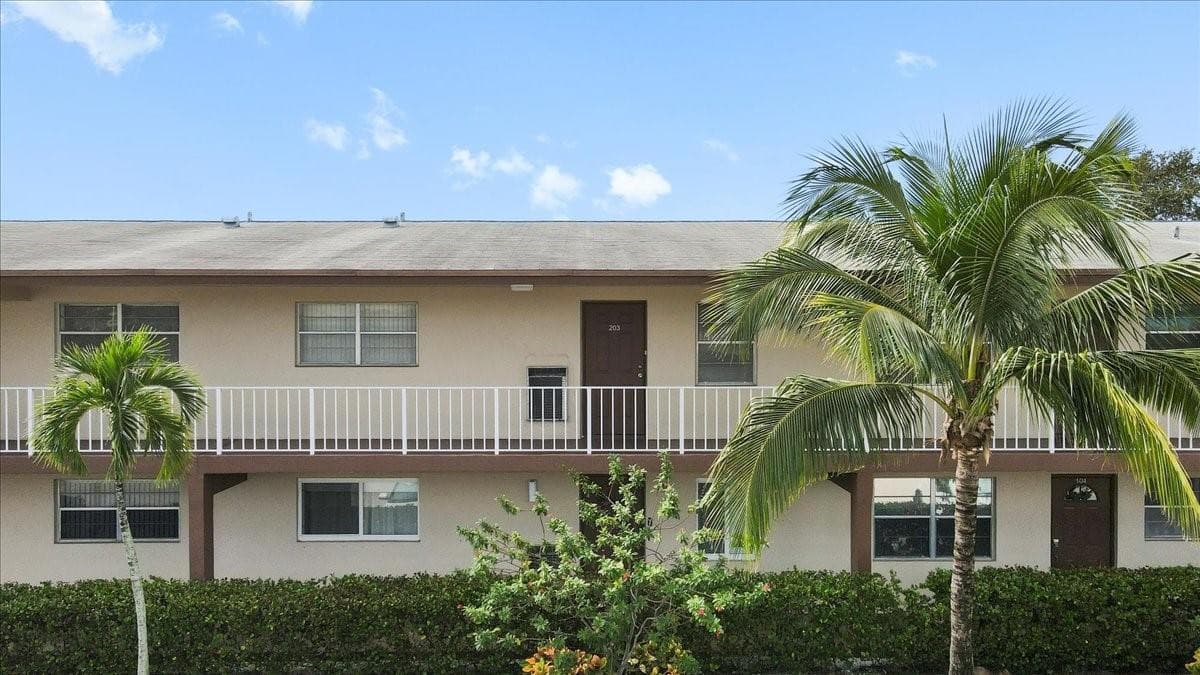 7200 NW 5th Place 203, Margate, FL 33063 — photo 1 of 29