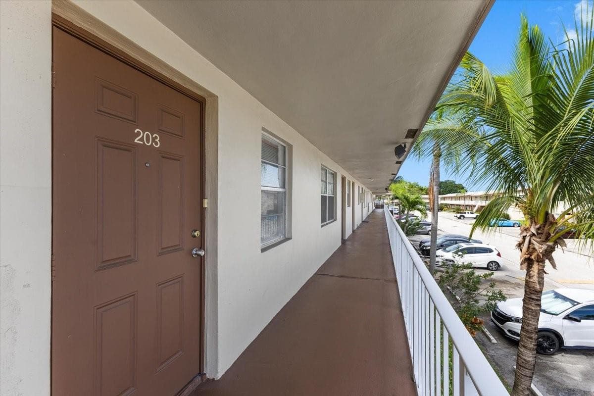 7200 NW 5th Place 203, Margate, FL 33063 — photo 2 of 29