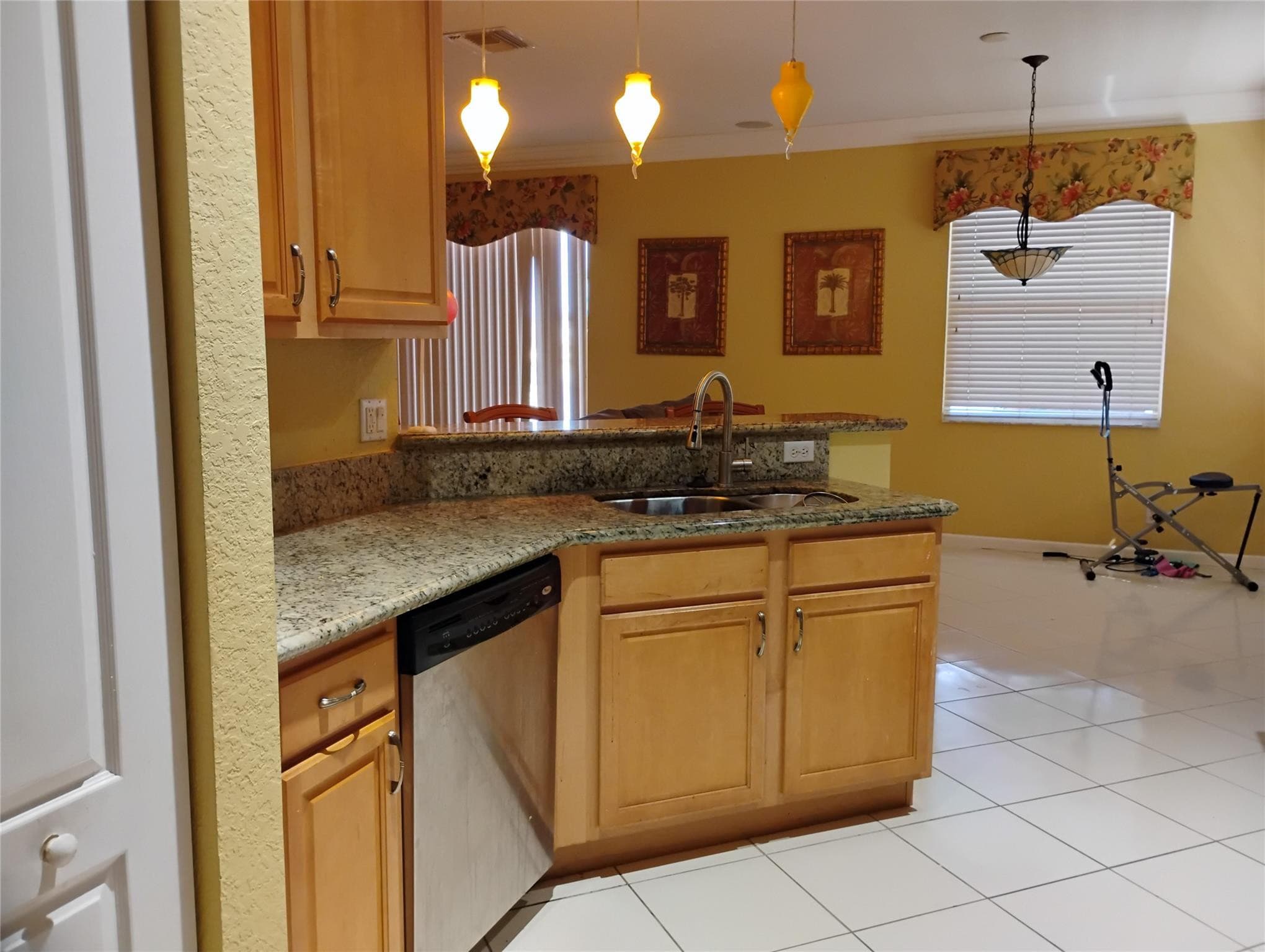 Single Family Residence in Royal Palm Beach — photo 14 of 34