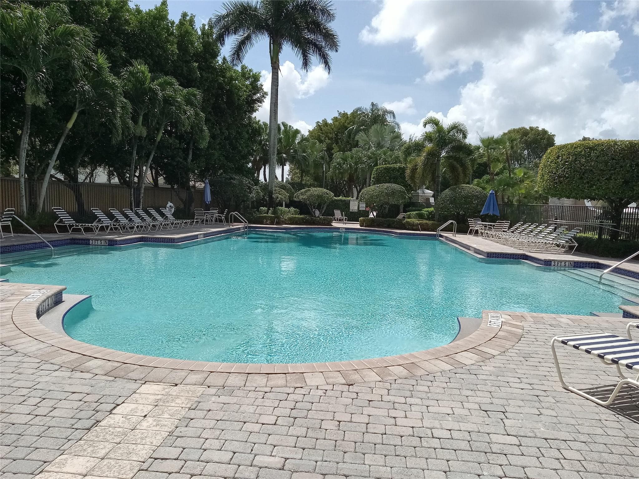 Single Family Residence in Royal Palm Beach — photo 33 of 34