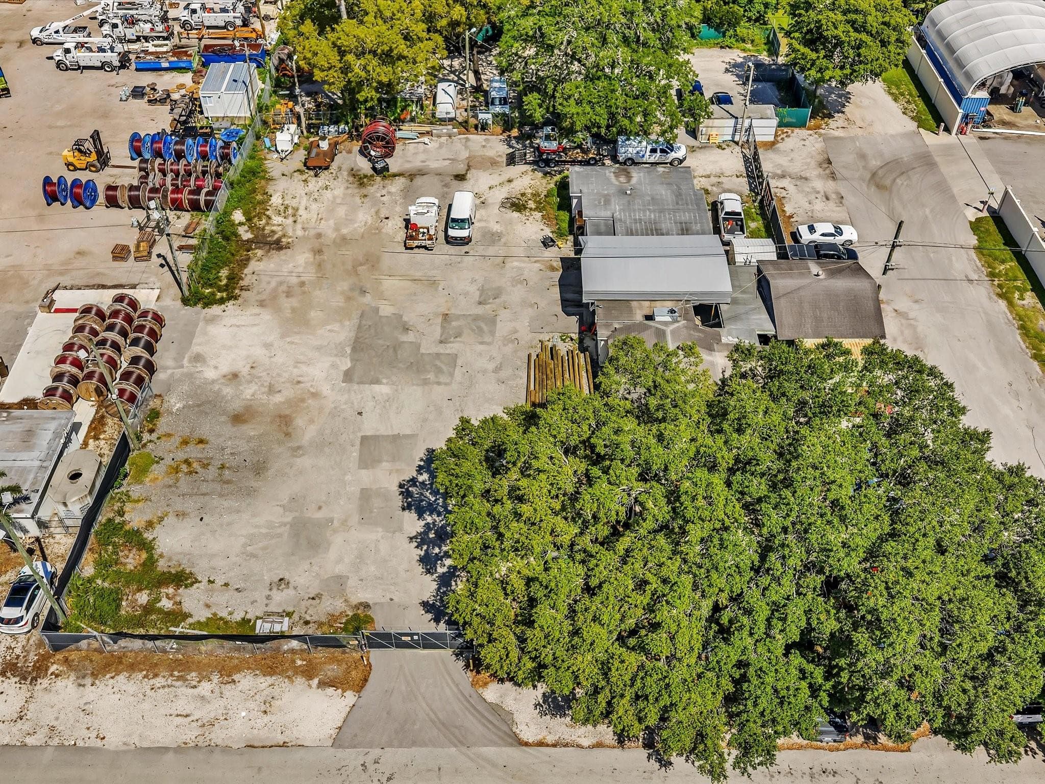 4901 SW 51st Street, Davie, FL 33314 — photo 1 of 48