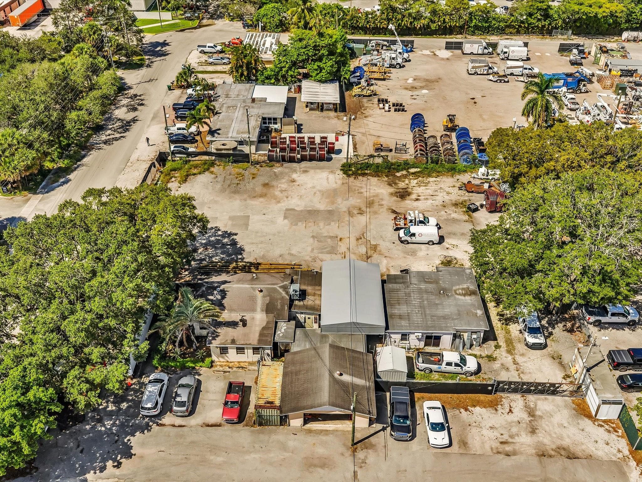 4901 SW 51st Street, Davie, FL 33314 — photo 4 of 48