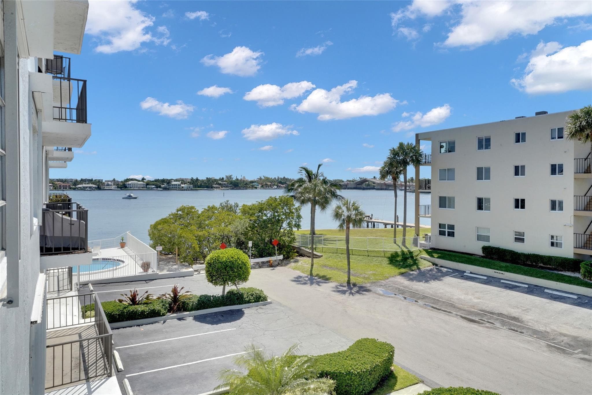 301 Croton Avenue 302, Lantana, FL 33462 — photo 5 of 38