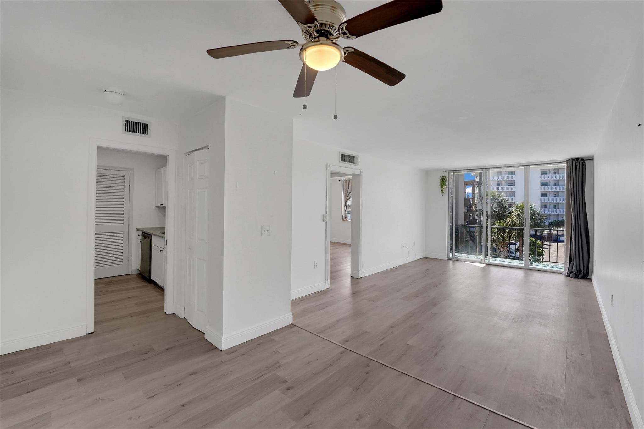301 Croton Avenue 302, Lantana, FL 33462 — photo 6 of 38