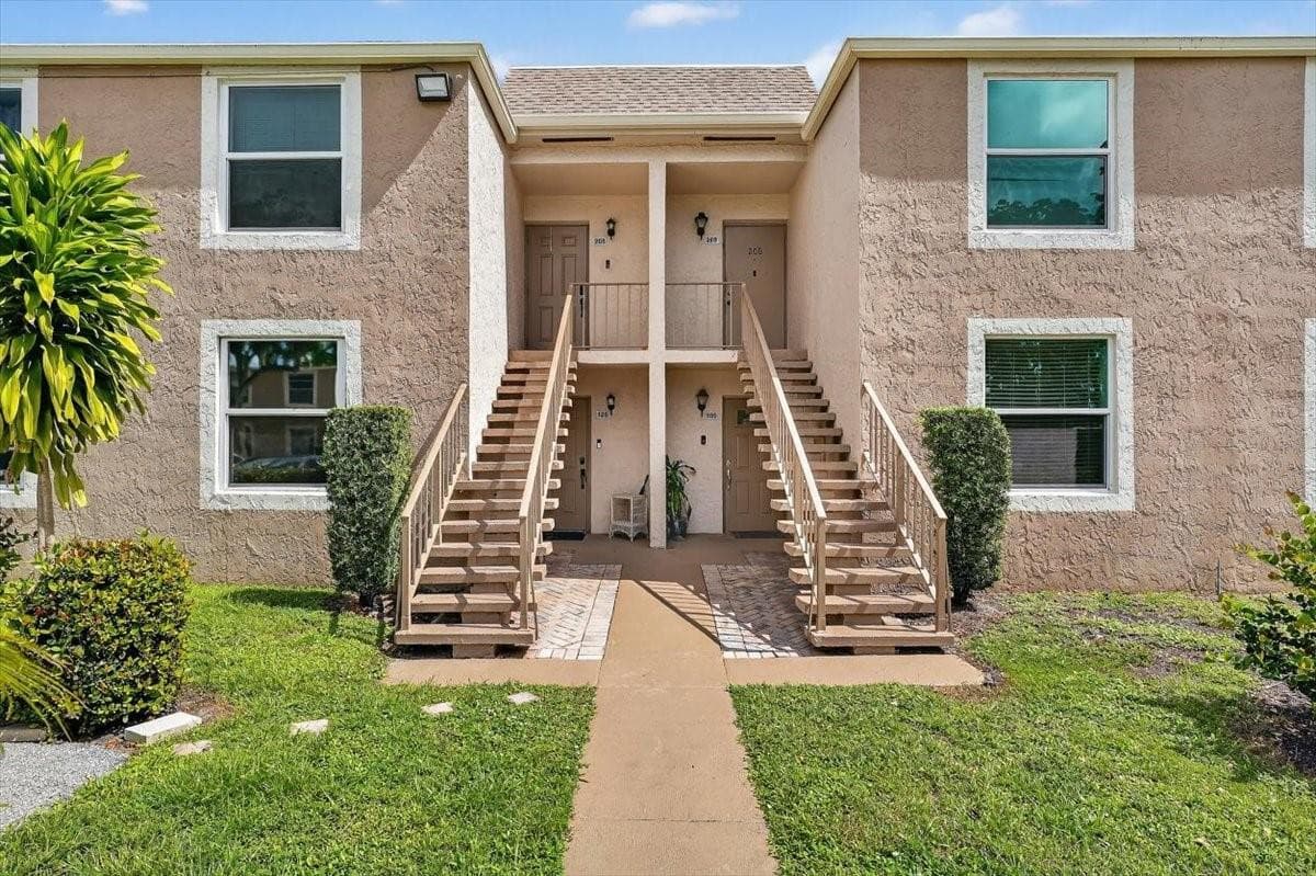 950 NW 80th Avenue 106, Margate, FL 33063 — photo 1 of 31
