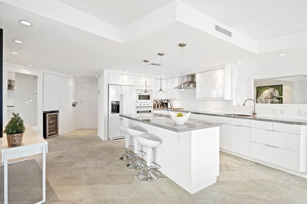 3000 Holiday Drive 1103, Fort Lauderdale, FL 33316 — photo 12 of 34