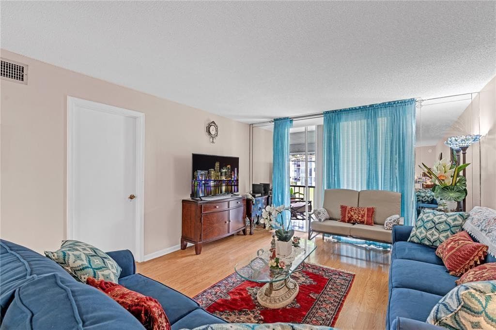9800 N Hollybrook Lake Drive 202, Pembroke Pines, FL 33025 — photo 3 of 31