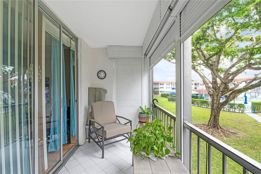 9800 N Hollybrook Lake Drive 202, Pembroke Pines, FL 33025 — photo 12 of 31