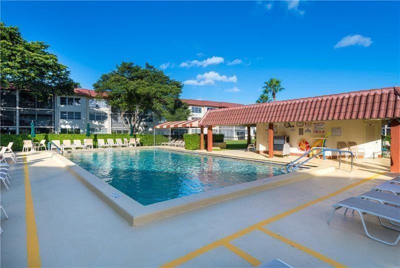 9800 N Hollybrook Lake Drive 202, Pembroke Pines, FL 33025 — photo 18 of 31