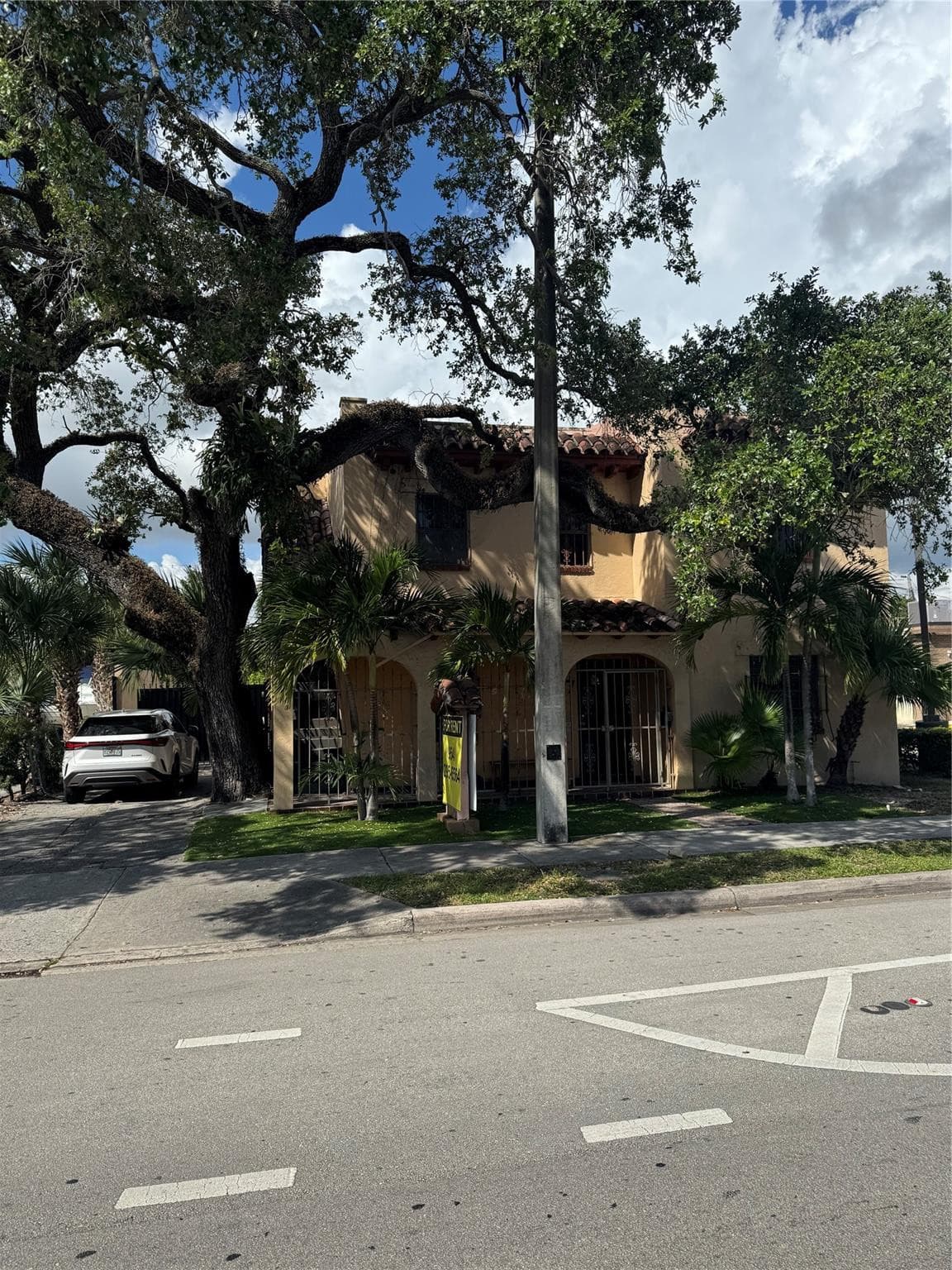 1527 NE 4th Avenue, Fort Lauderdale, FL 33304 — photo 2 of 16
