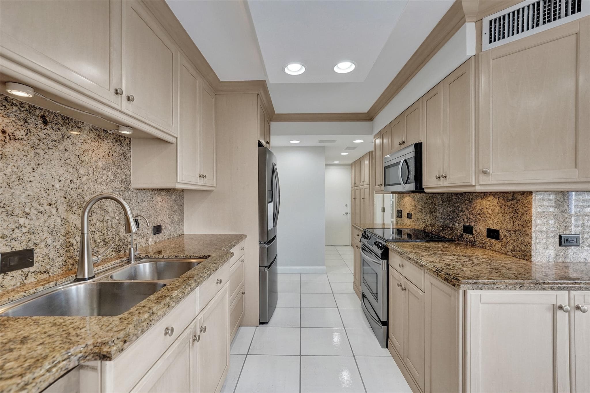 936 Intracoastal Drive 12c, Fort Lauderdale, FL 33304 — photo 40 of 65
