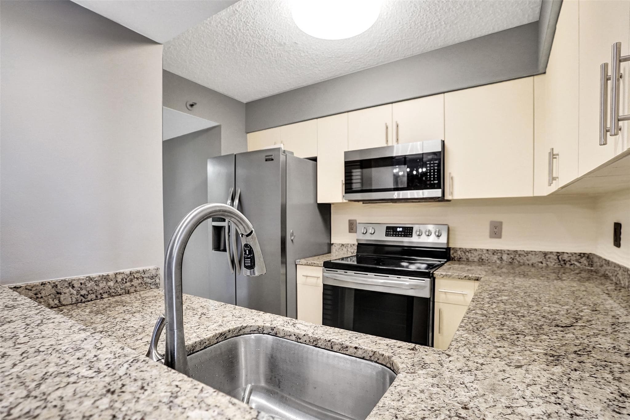 2334 S Cypress Bend Drive 304, Pompano Beach, FL 33069 — photo 24 of 67