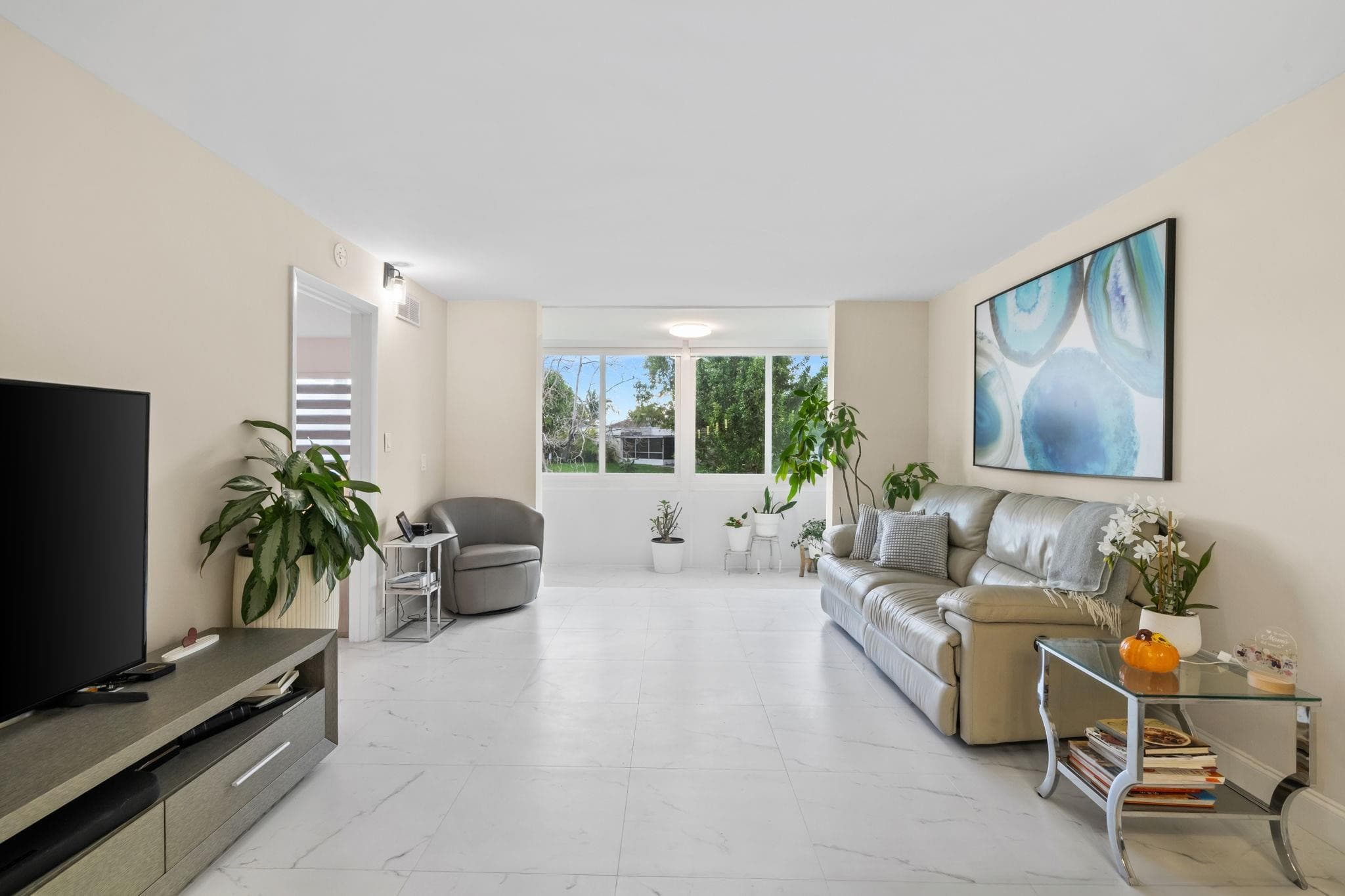 9660 Sunrise Lakes Boulevard 103, Sunrise, FL 33322 — photo 1 of 40