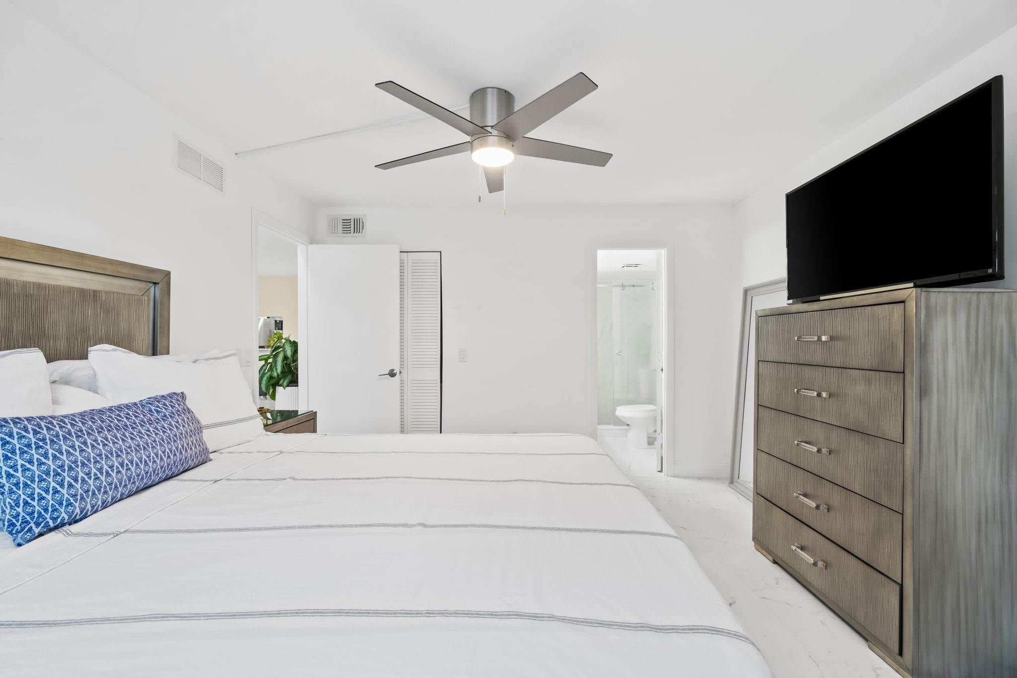 9660 Sunrise Lakes Boulevard 103, Sunrise, FL 33322 — photo 14 of 40