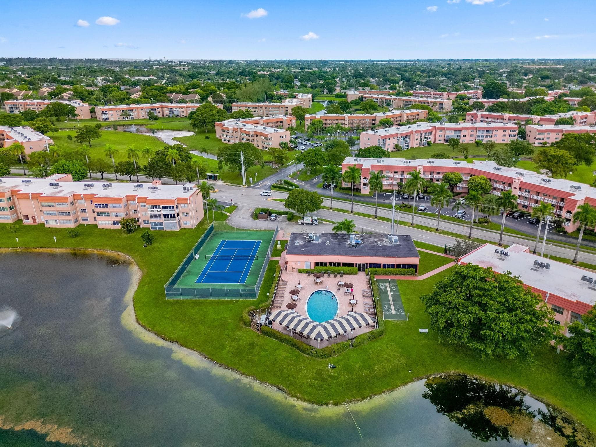 9660 Sunrise Lakes Boulevard 103, Sunrise, FL 33322 — photo 33 of 40