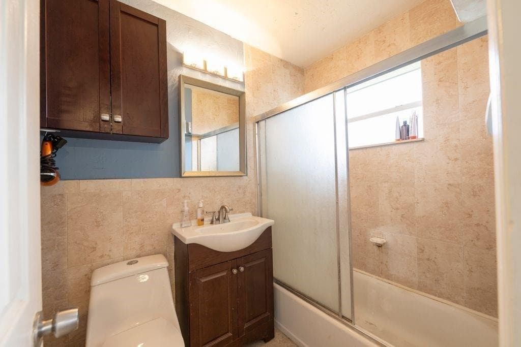 2713 NE 33rd Avenue, Fort Lauderdale, FL 33308 — photo 12 of 14