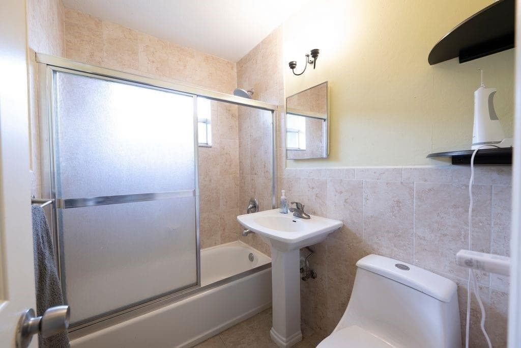 2713 NE 33rd Avenue, Fort Lauderdale, FL 33308 — photo 13 of 14
