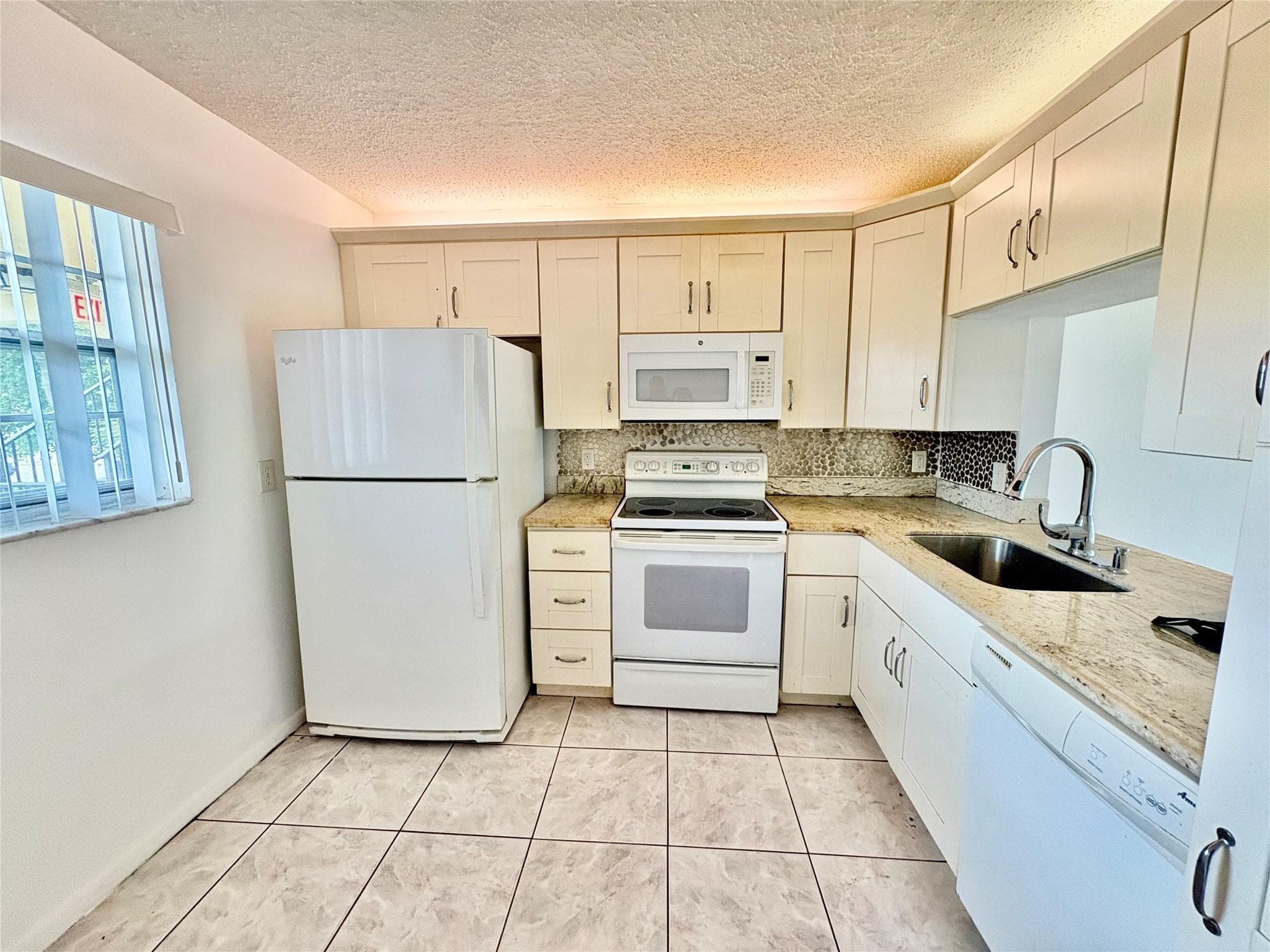 3905 N Nob Hill Road 201, Sunrise, FL 33351 — photo 5 of 32