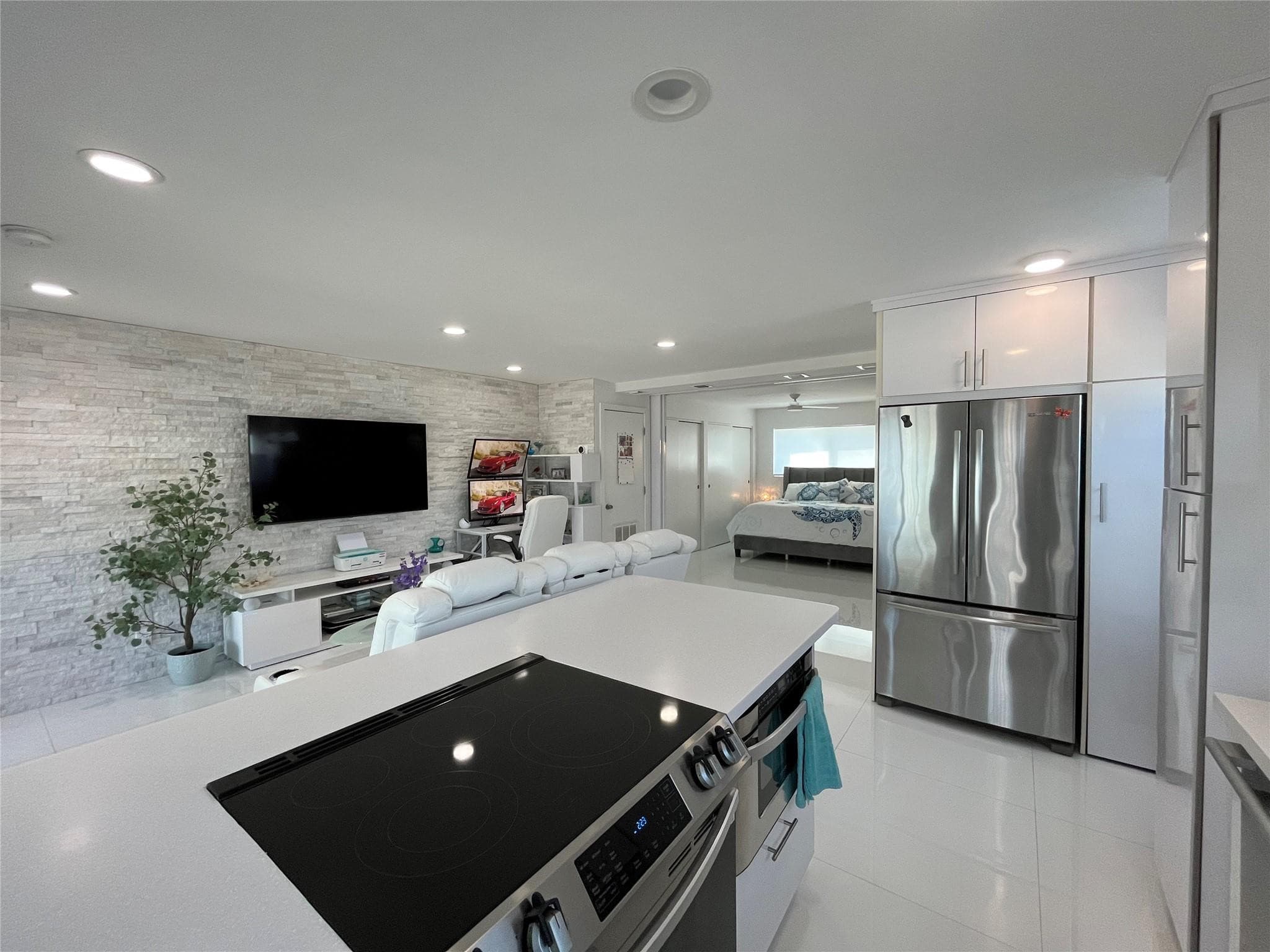 310 S Broadwalk 3b, Hollywood, FL 33019 — photo 8 of 38