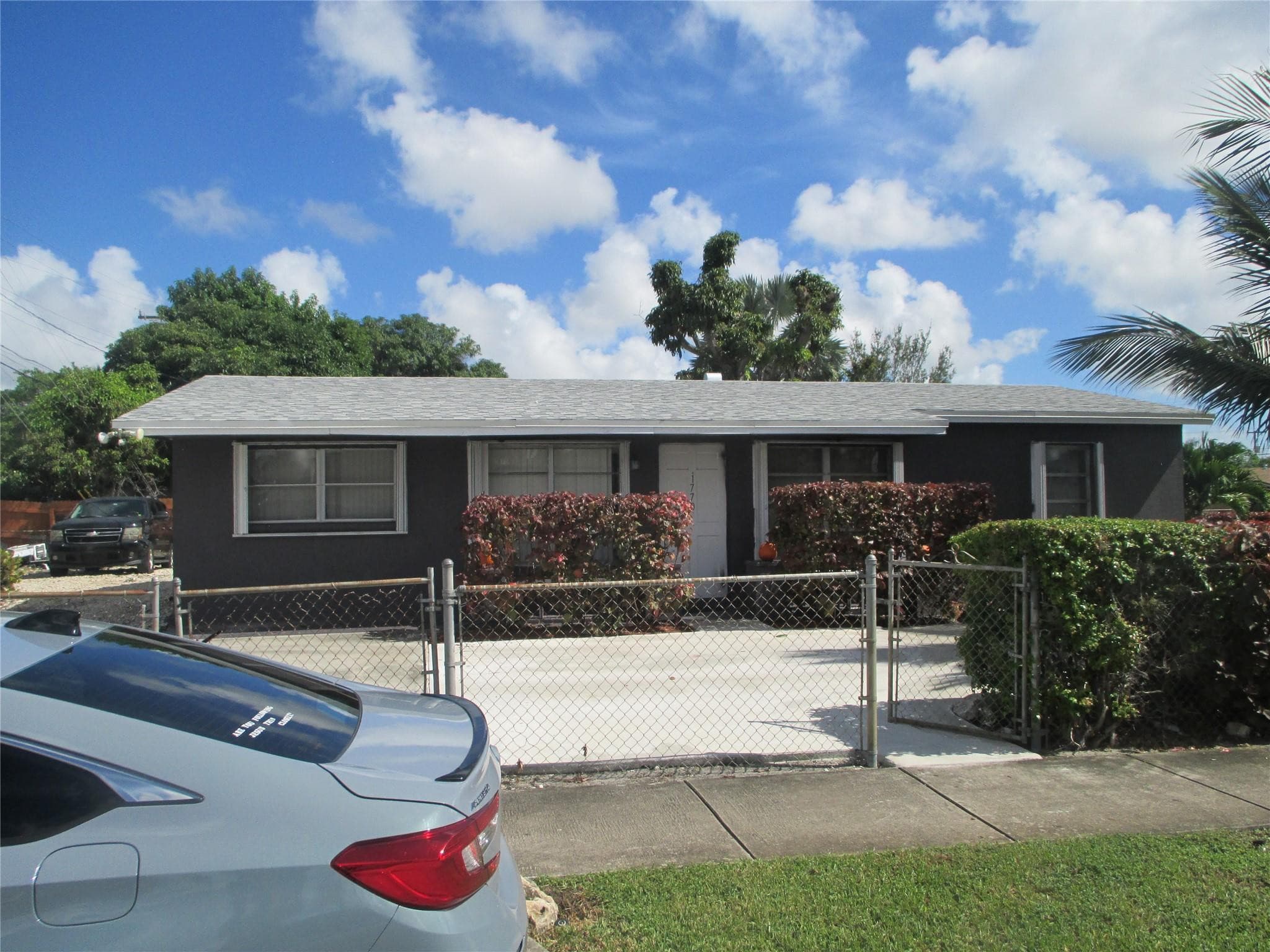 Single Family Residence in Lauderhill — photo 3 of 3