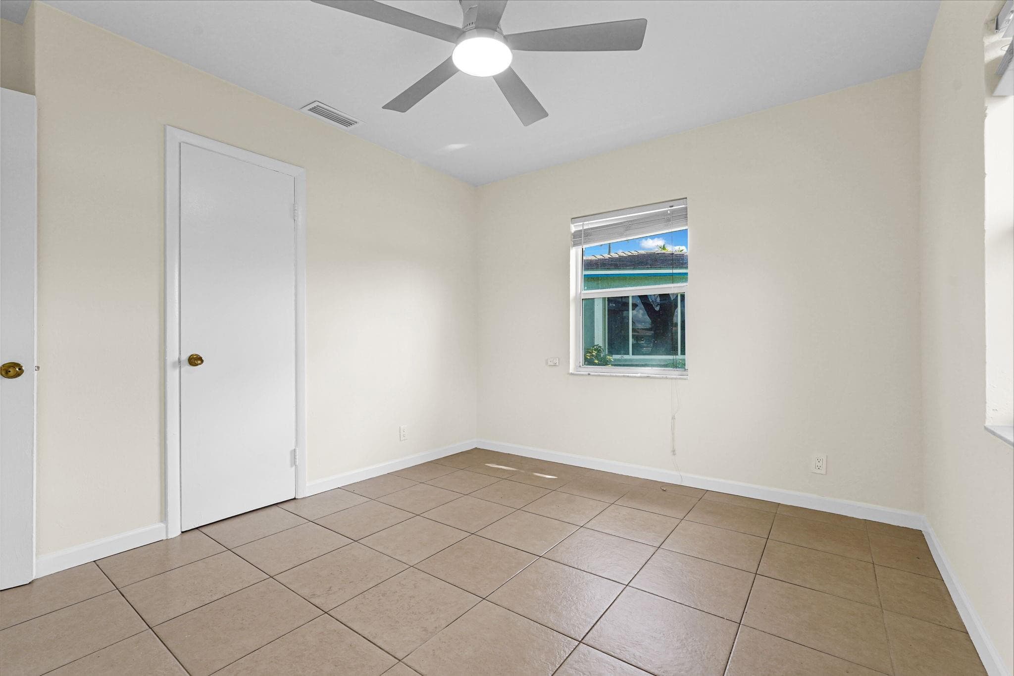 261 NE 45th Street, Oakland Park, FL 33334 — photo 33 of 55