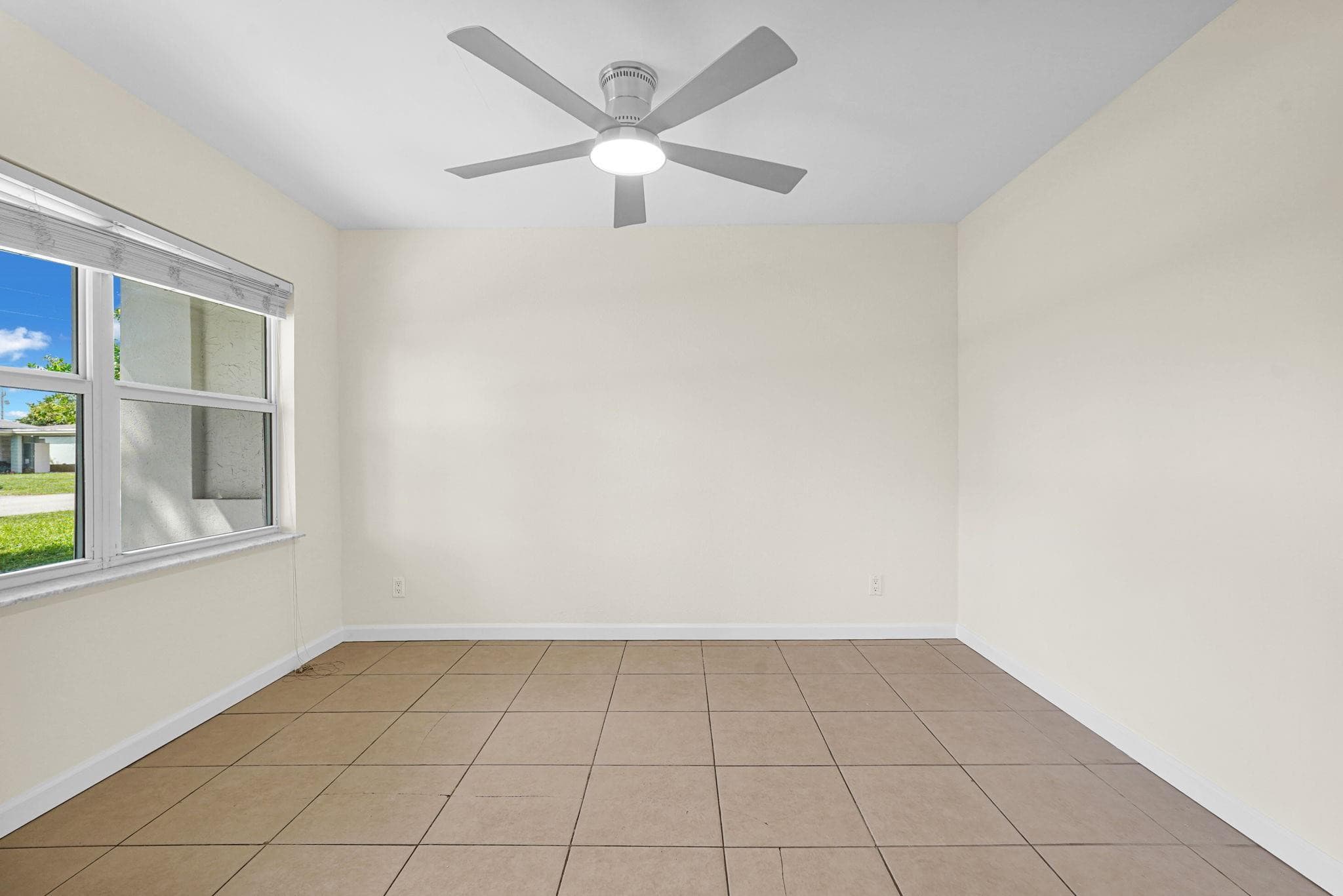 261 NE 45th Street, Oakland Park, FL 33334 — photo 10 of 55