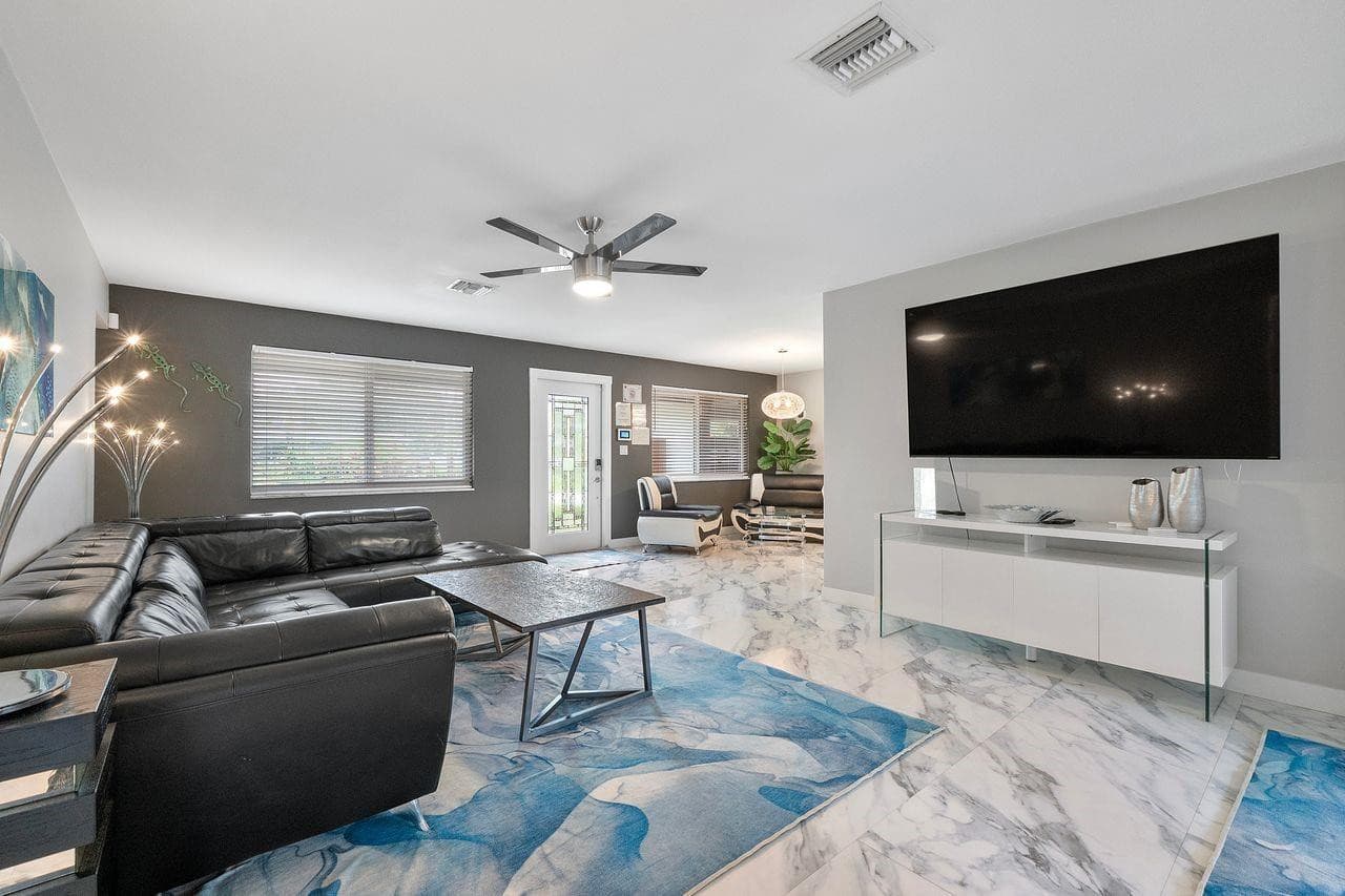 600 NW 22nd Court, Wilton Manors, FL 33311 — photo 4 of 24