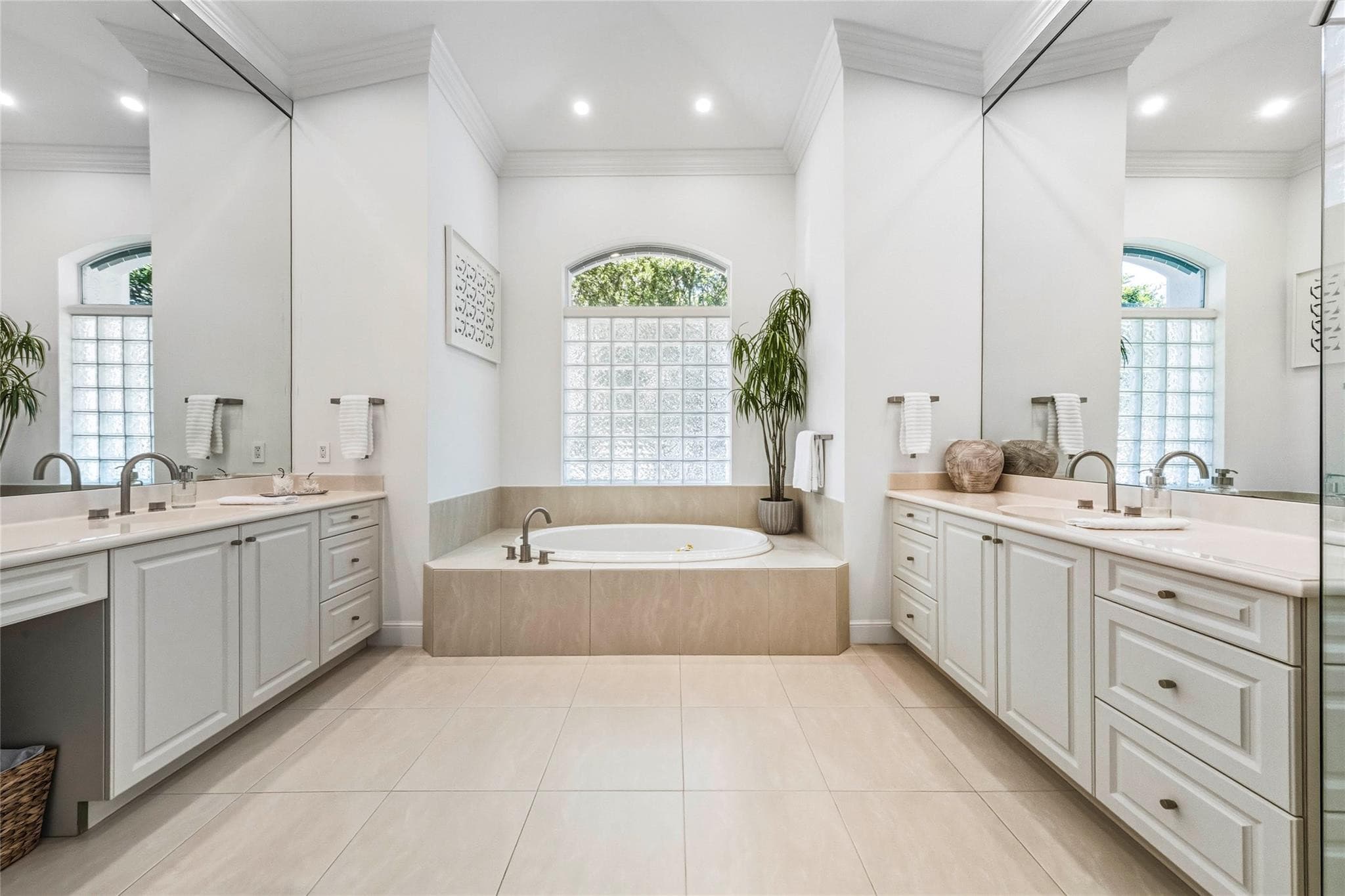 11064 Canary Island Court, Plantation, FL 33324 — photo 14 of 46