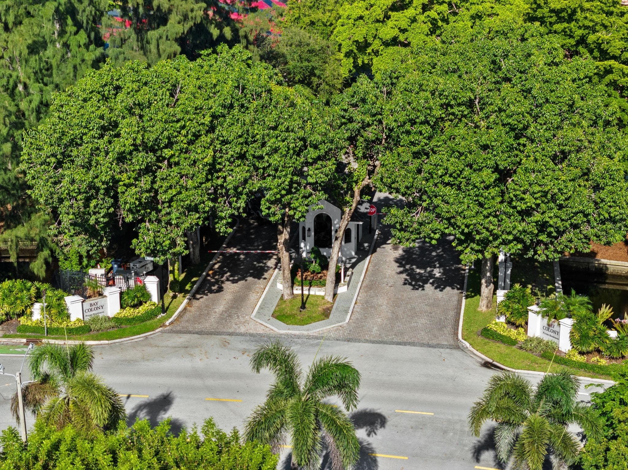 70 N Compass Drive, Fort Lauderdale, FL 33308 — photo 5 of 57