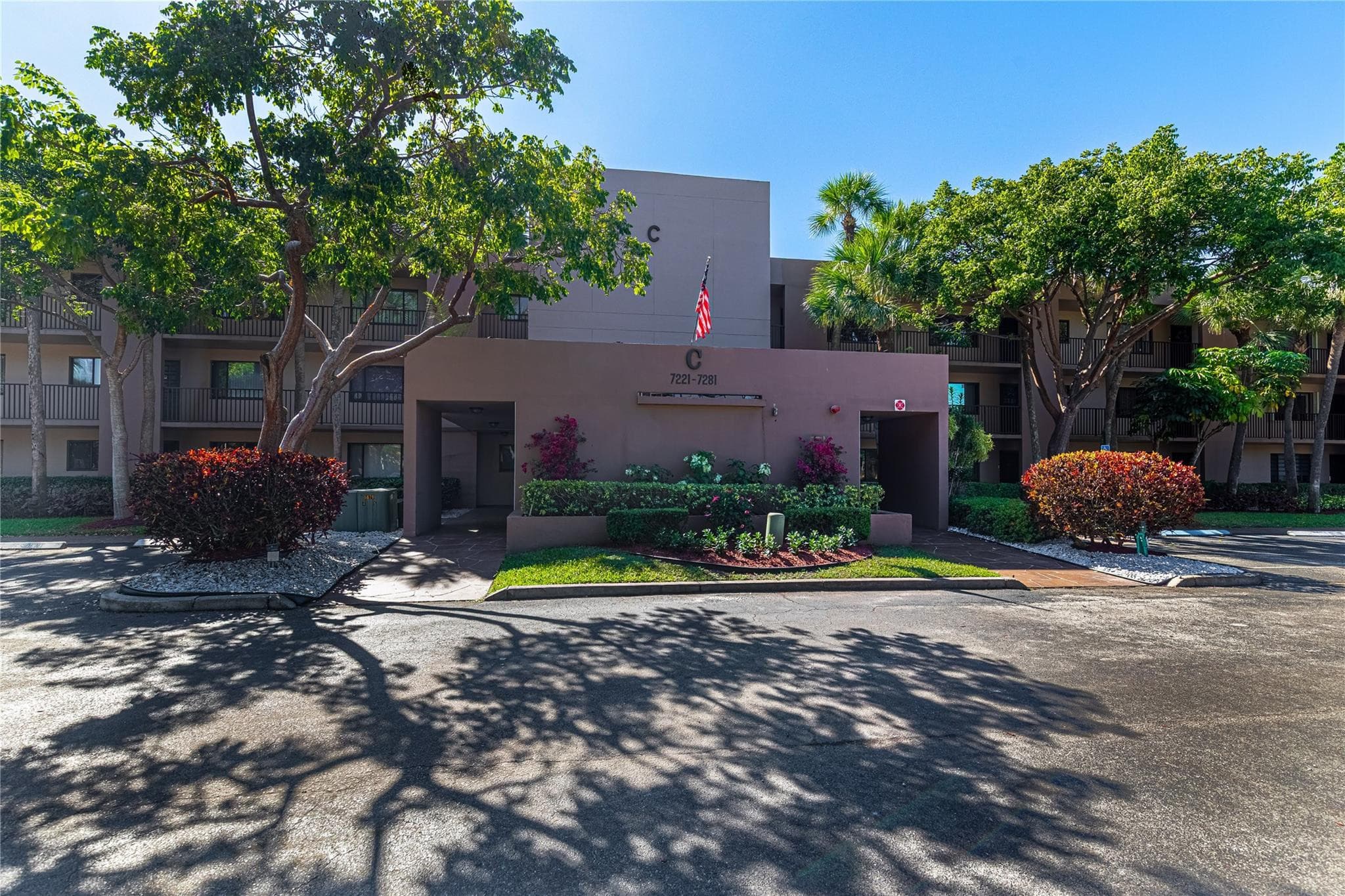 7247 Ashmont Circle 7247, Tamarac, FL 33321 — photo 1 of 43