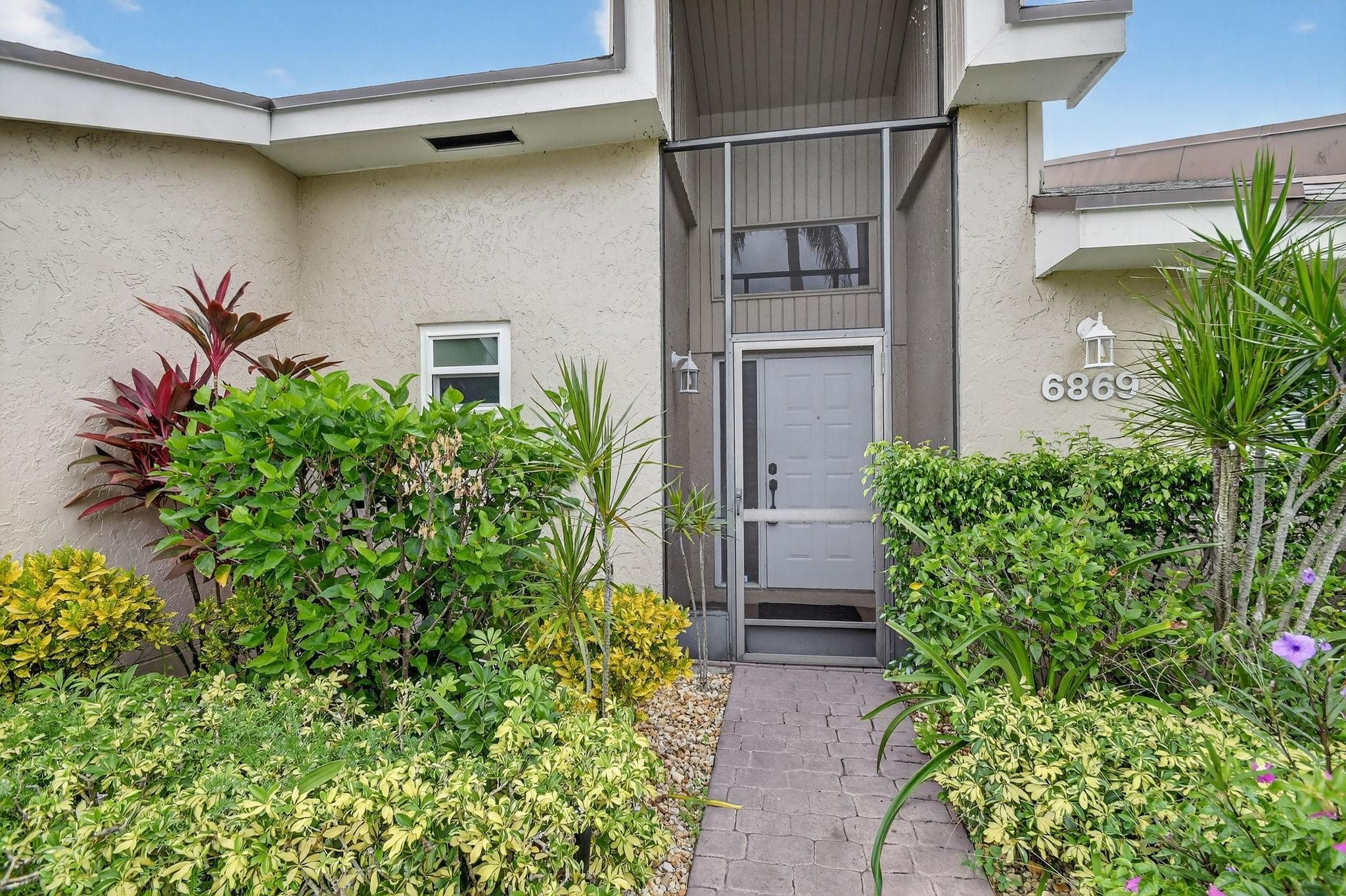 6869 Fountains Circle 6869, Lake Worth, FL 33467 — photo 4 of 103