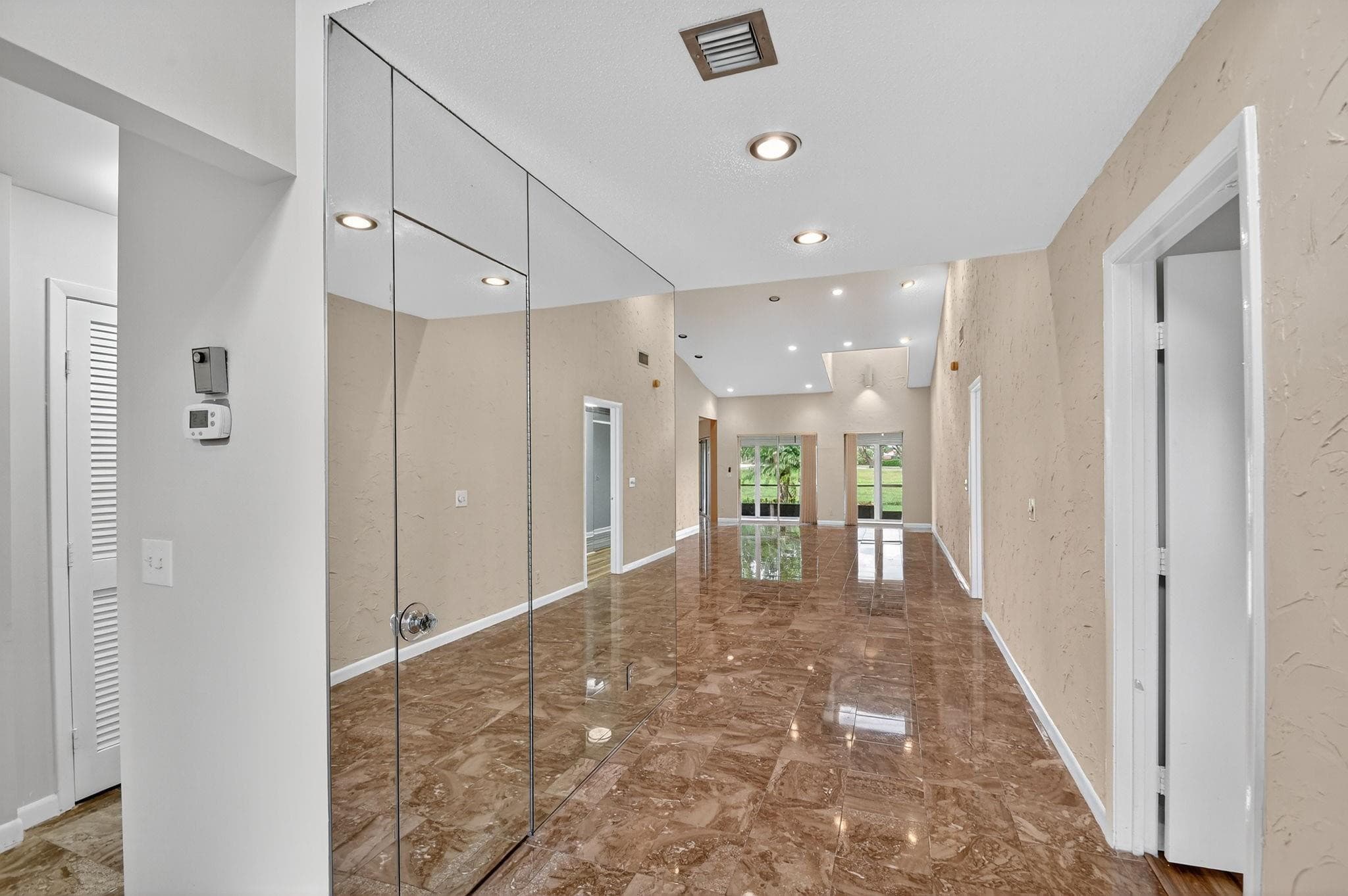 6869 Fountains Circle 6869, Lake Worth, FL 33467 — photo 5 of 103